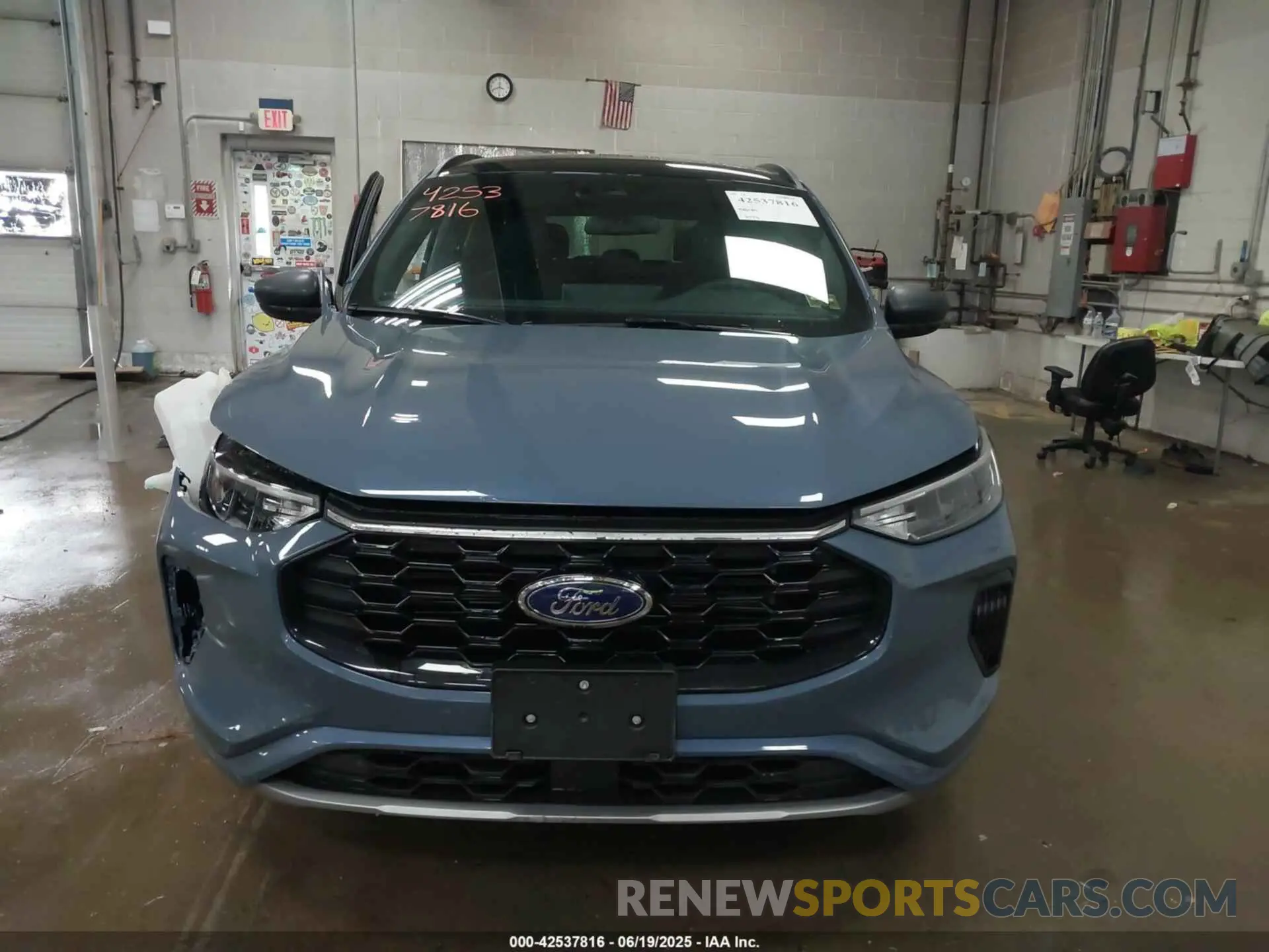 12 fotografías del automóvil dañado 1FMCU9MN7RUA32795 FORD ESCAPE 2024