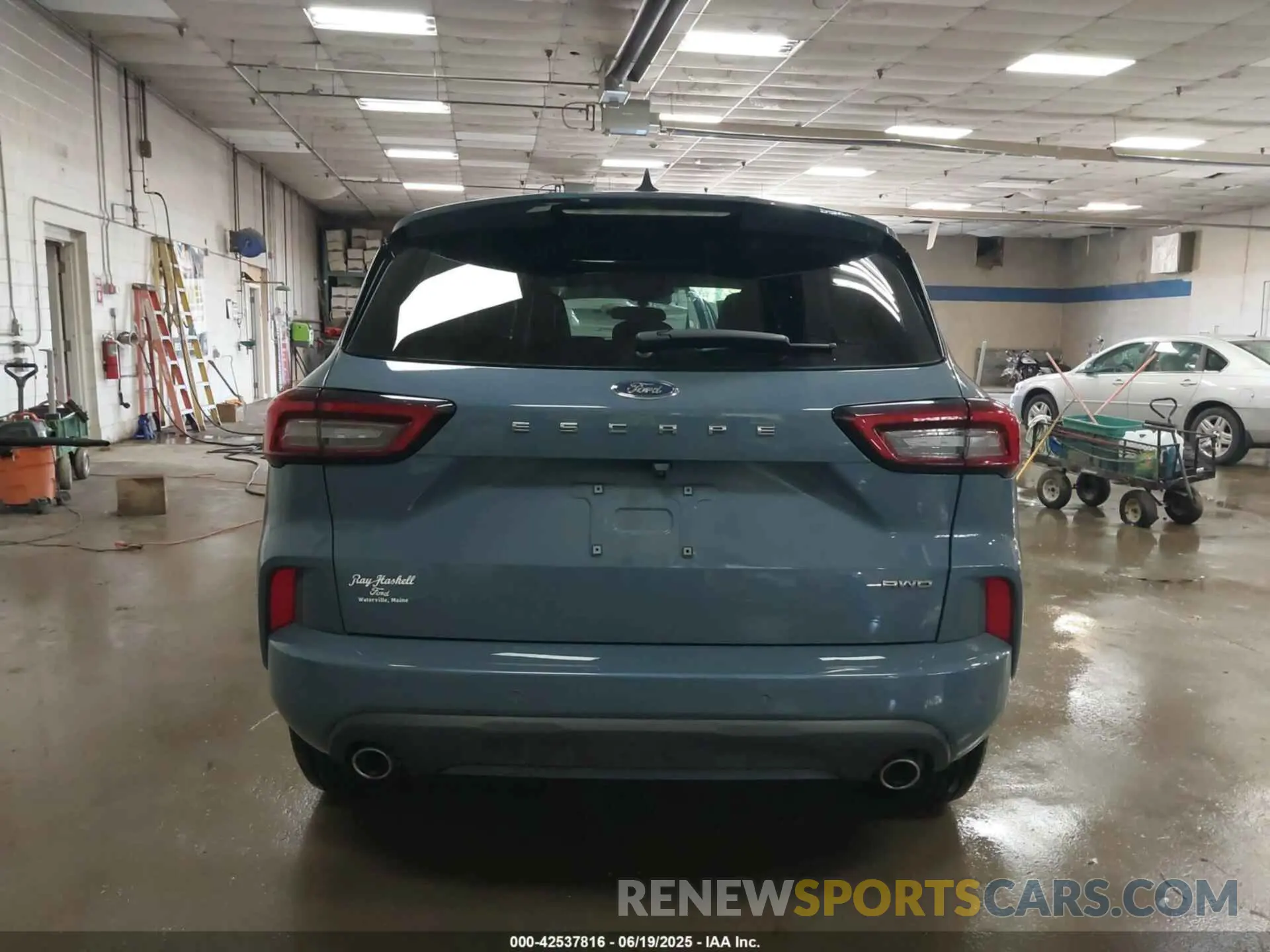 16 fotografías del automóvil dañado 1FMCU9MN7RUA32795 FORD ESCAPE 2024
