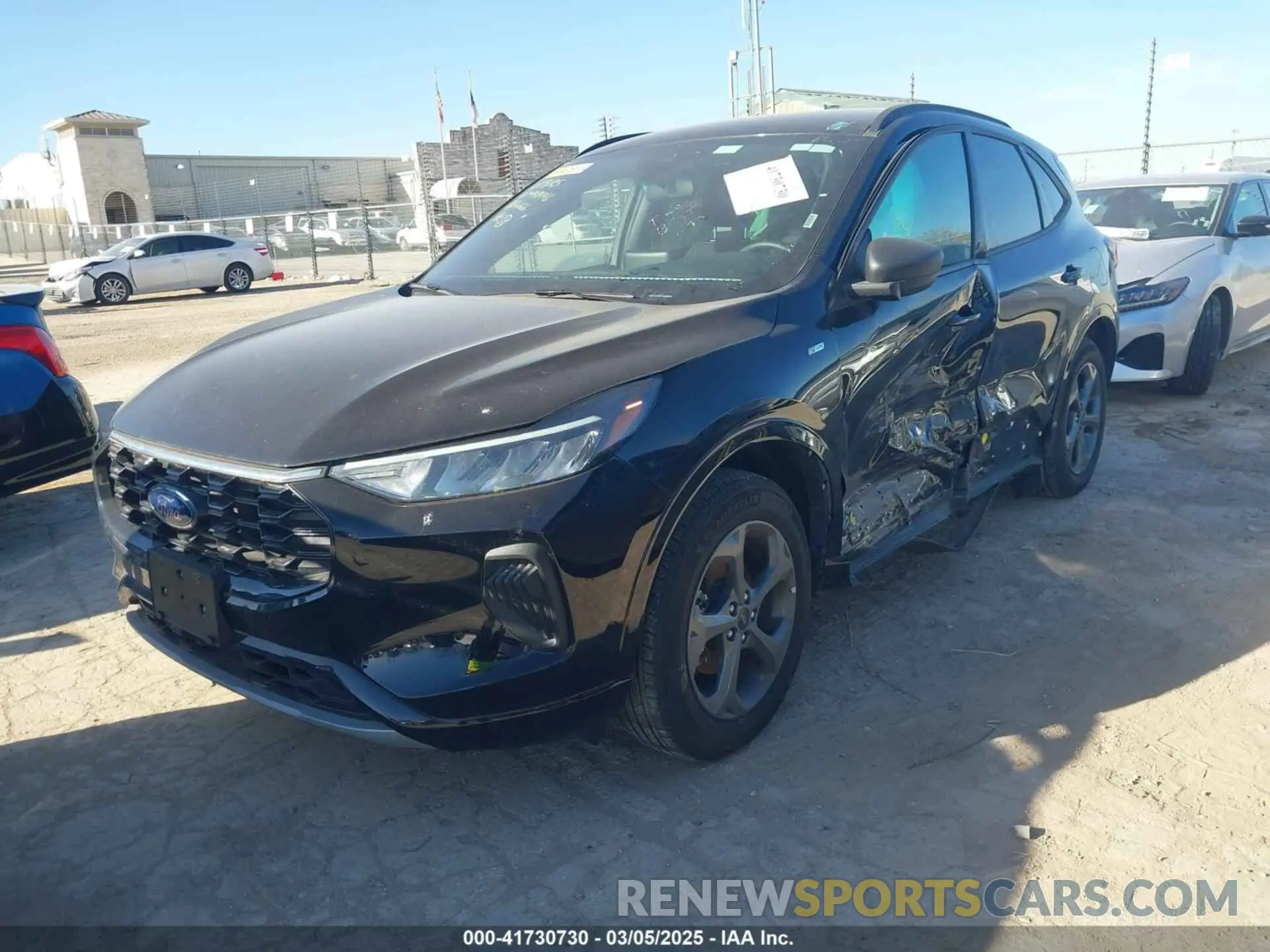 2 fotografías del automóvil dañado 1FMCU9MNXRUA26666 FORD ESCAPE 2024