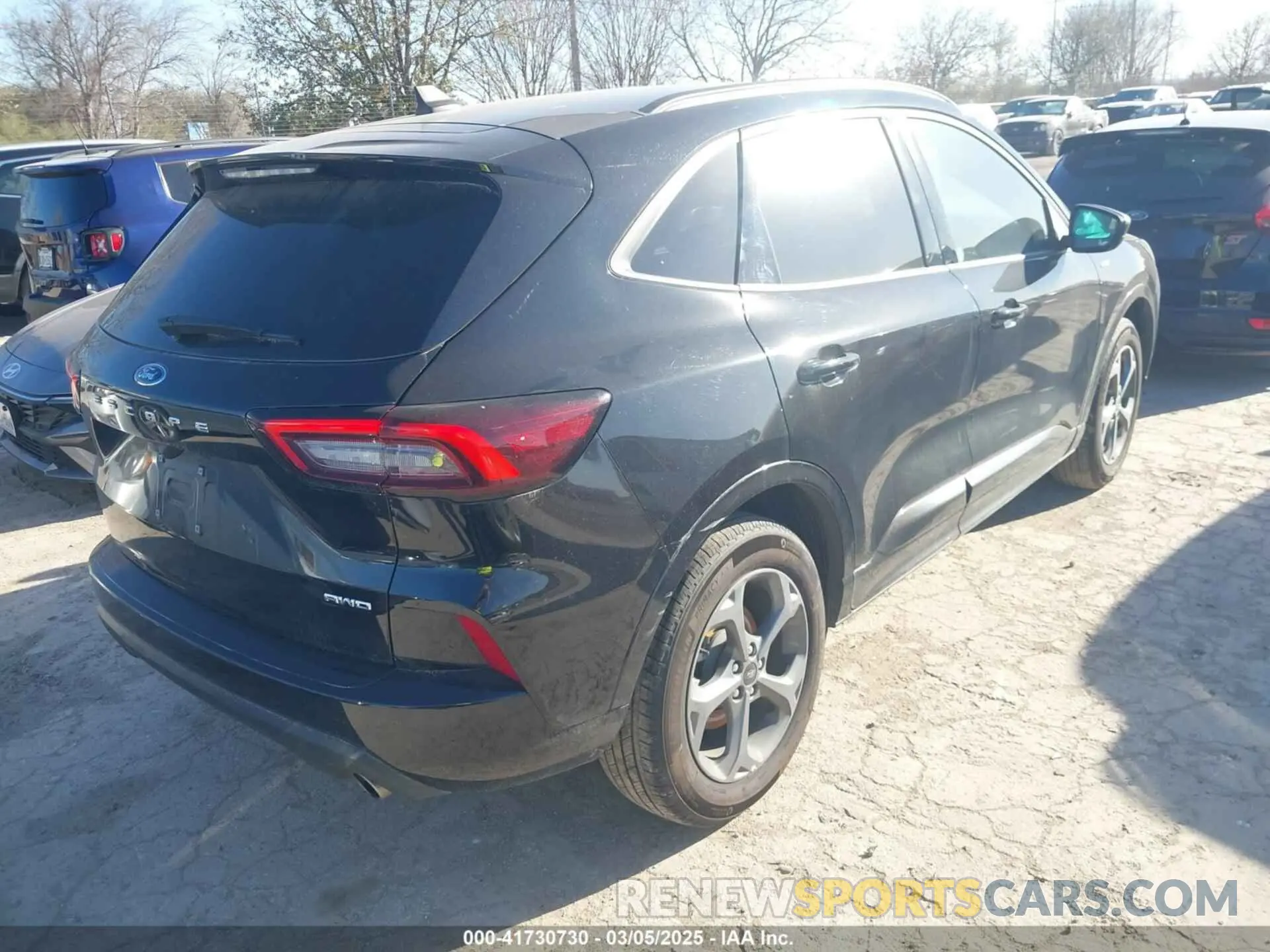 4 fotografías del automóvil dañado 1FMCU9MNXRUA26666 FORD ESCAPE 2024