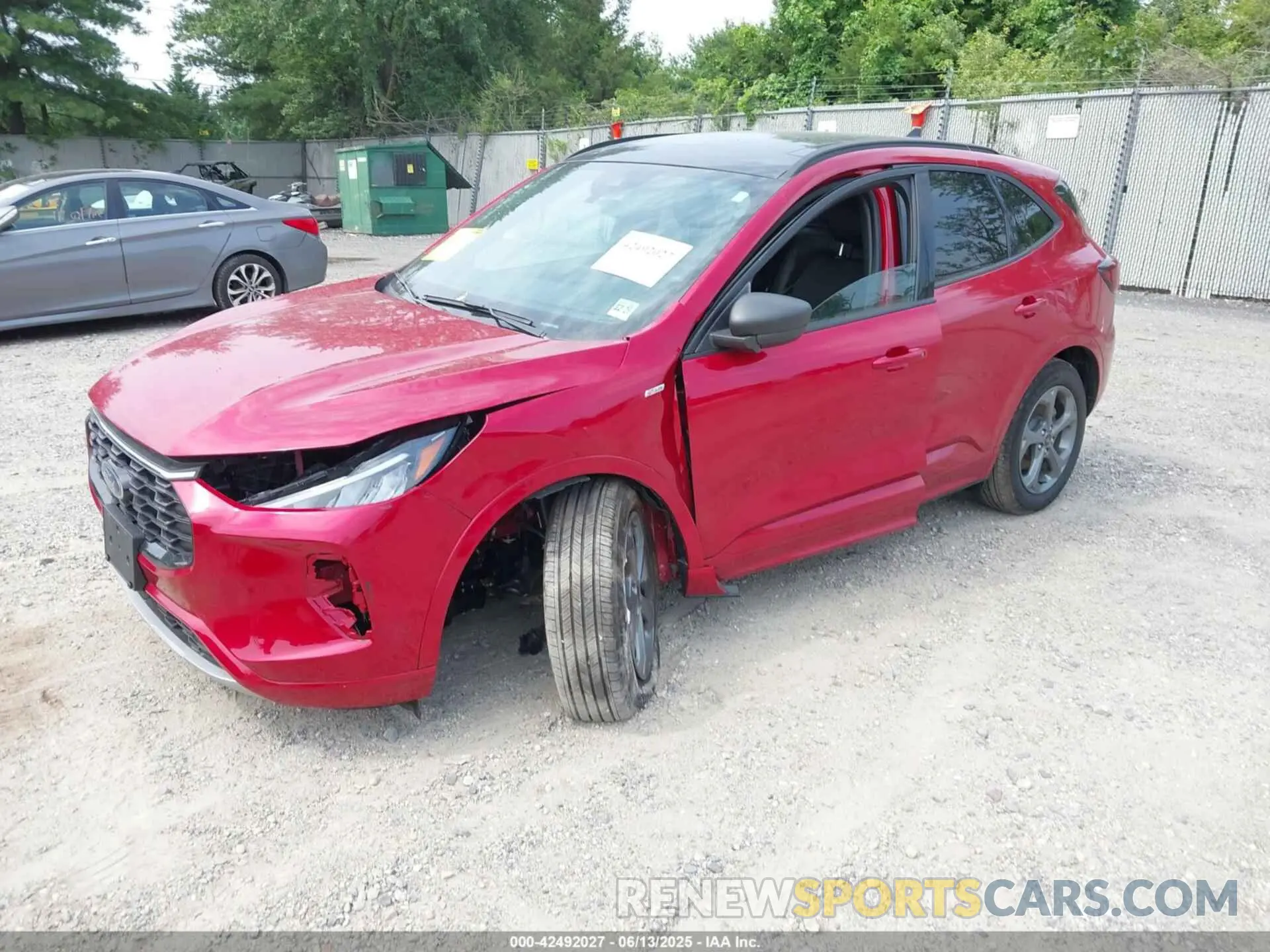 2 fotografías del automóvil dañado 1FMCU9MNXRUA49509 FORD ESCAPE 2024