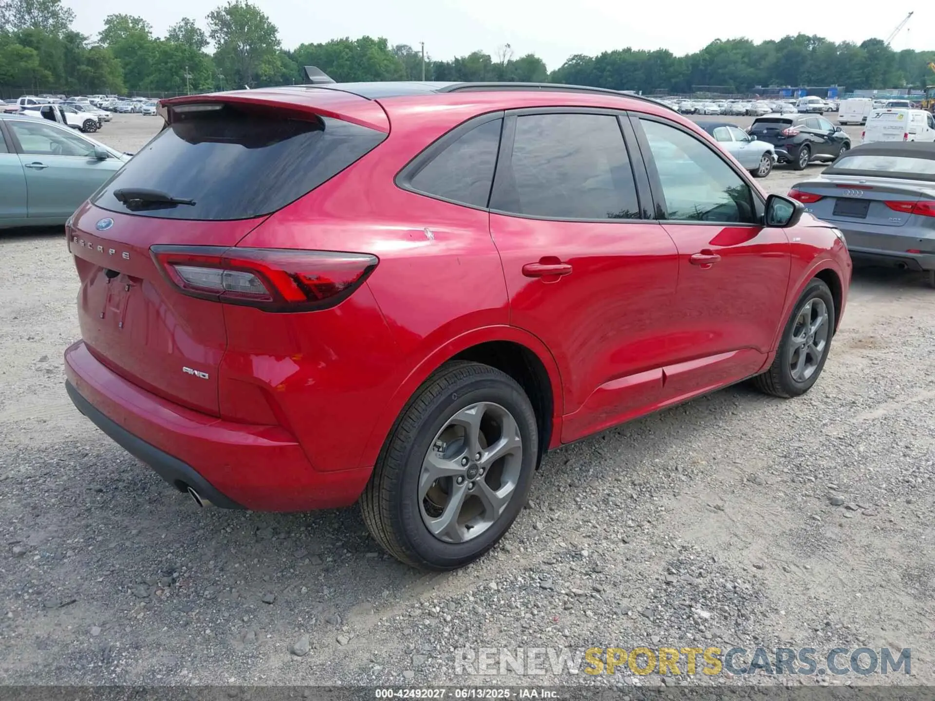 4 fotografías del automóvil dañado 1FMCU9MNXRUA49509 FORD ESCAPE 2024