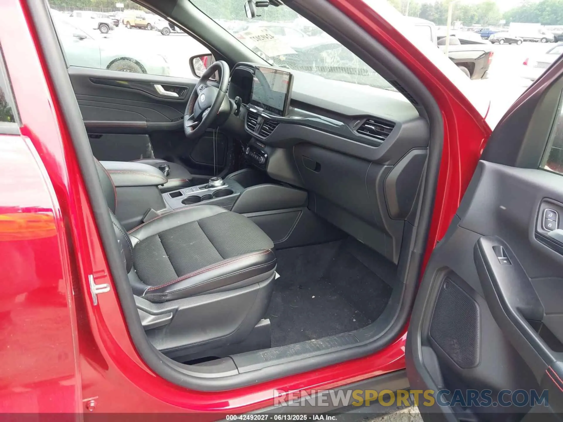 5 fotografías del automóvil dañado 1FMCU9MNXRUA49509 FORD ESCAPE 2024