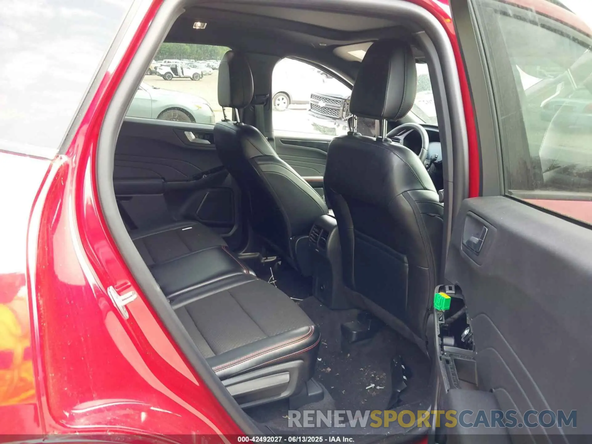 8 fotografías del automóvil dañado 1FMCU9MNXRUA49509 FORD ESCAPE 2024