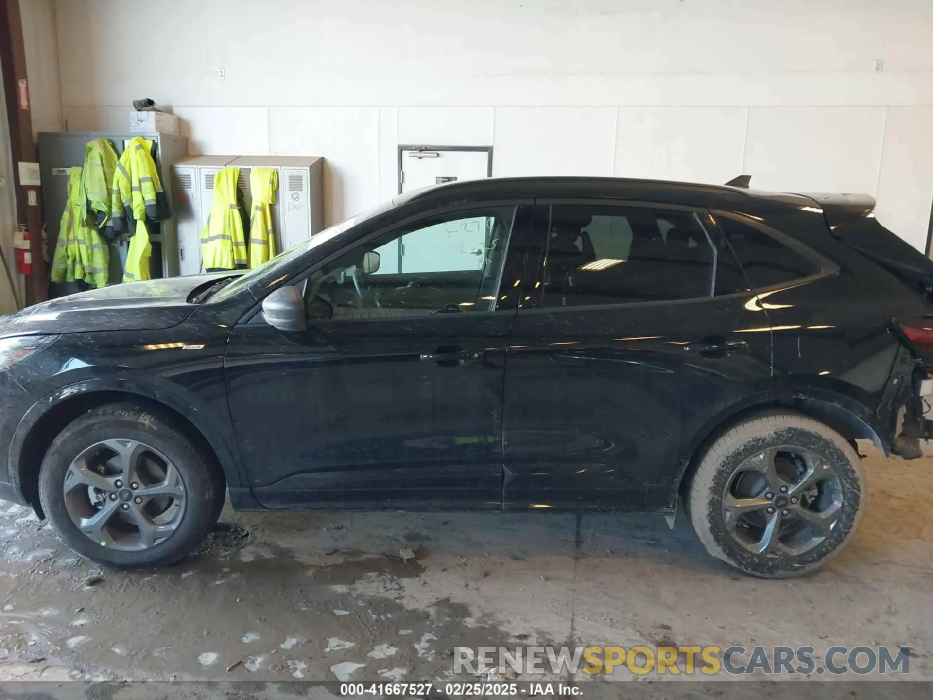 14 fotografías del automóvil dañado 1FMCU9MNXRUB60884 FORD ESCAPE 2024