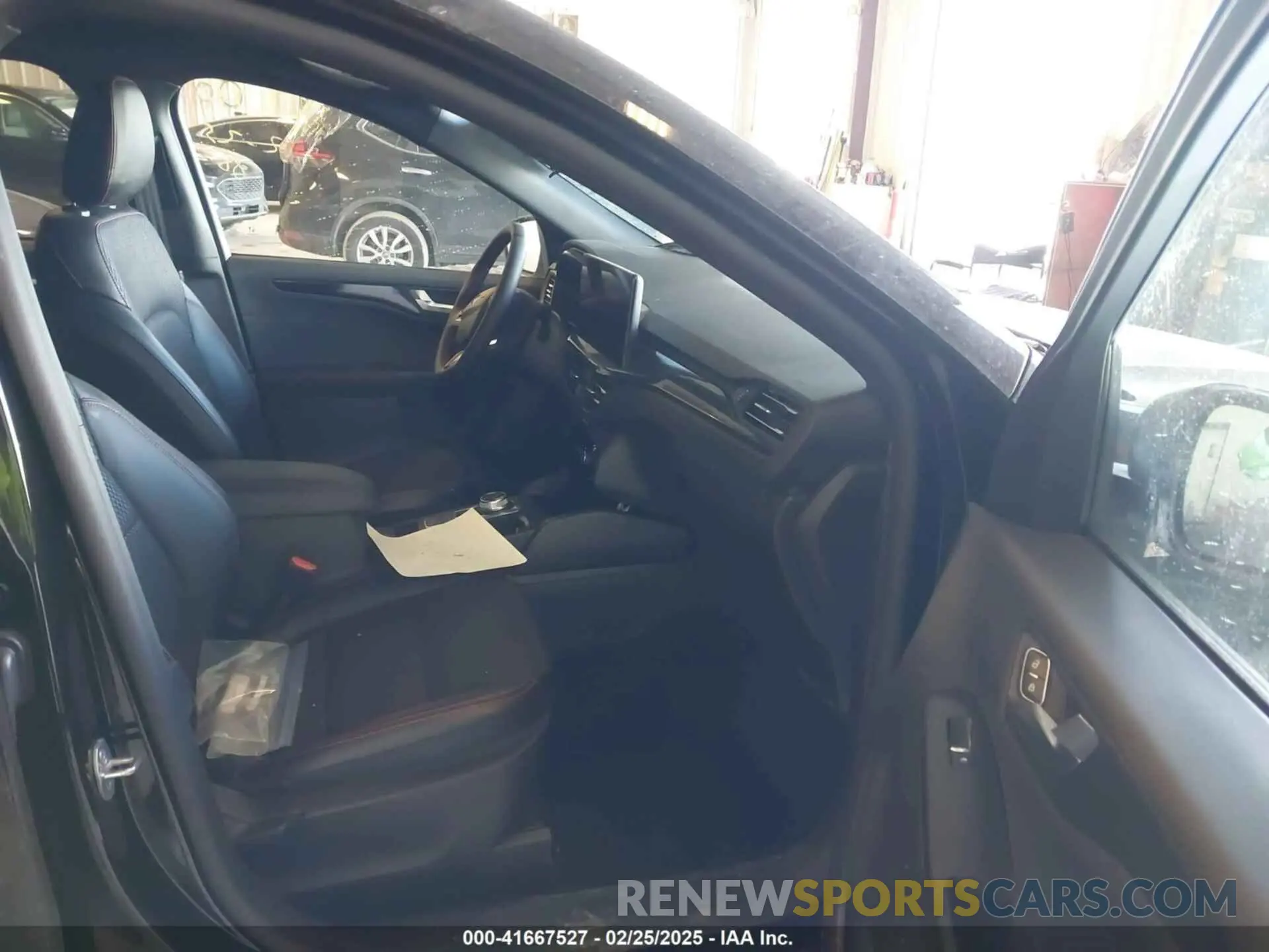 5 fotografías del automóvil dañado 1FMCU9MNXRUB60884 FORD ESCAPE 2024