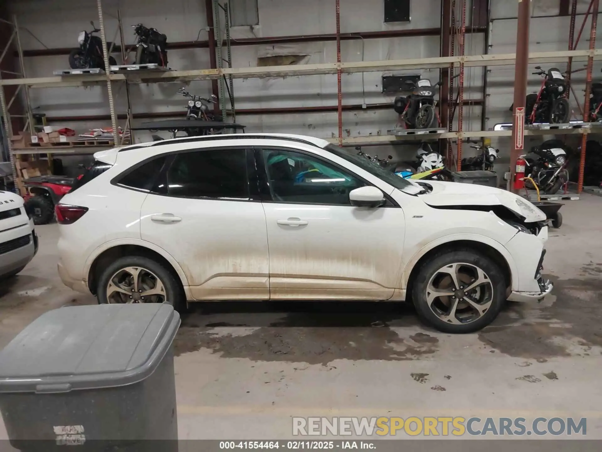 13 fotografías del automóvil dañado 1FMCU9NA7RUA40276 FORD ESCAPE 2024