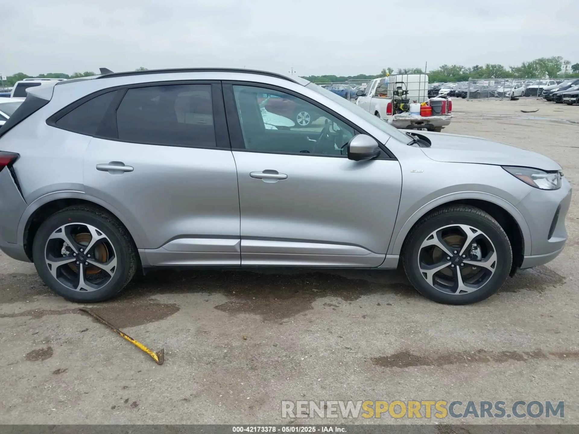 13 fotografías del automóvil dañado 1FMCU9NA9RUB47765 FORD ESCAPE 2024