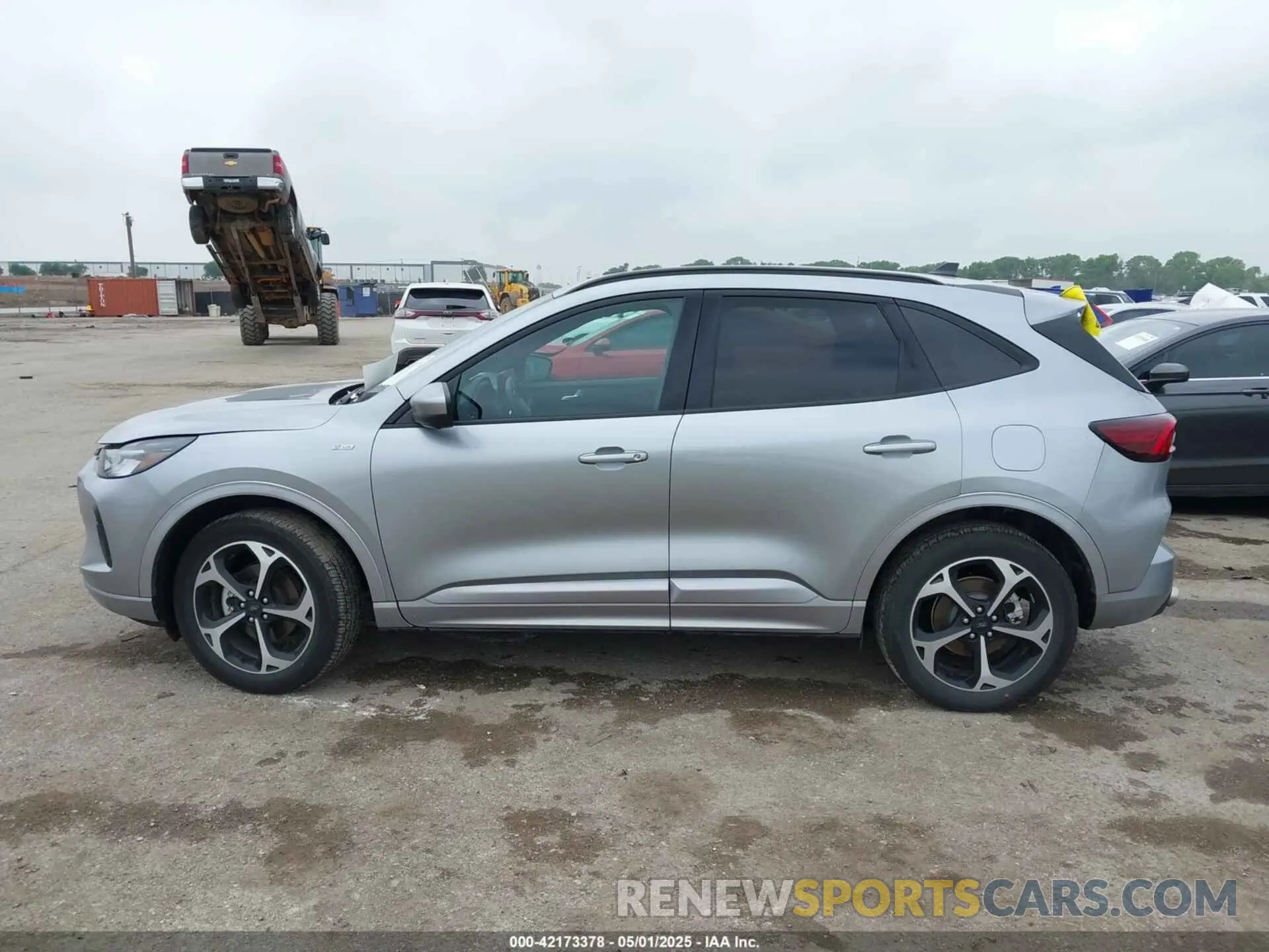 14 fotografías del automóvil dañado 1FMCU9NA9RUB47765 FORD ESCAPE 2024