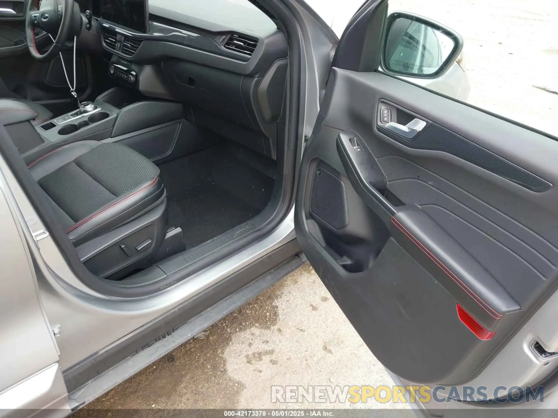 5 fotografías del automóvil dañado 1FMCU9NA9RUB47765 FORD ESCAPE 2024