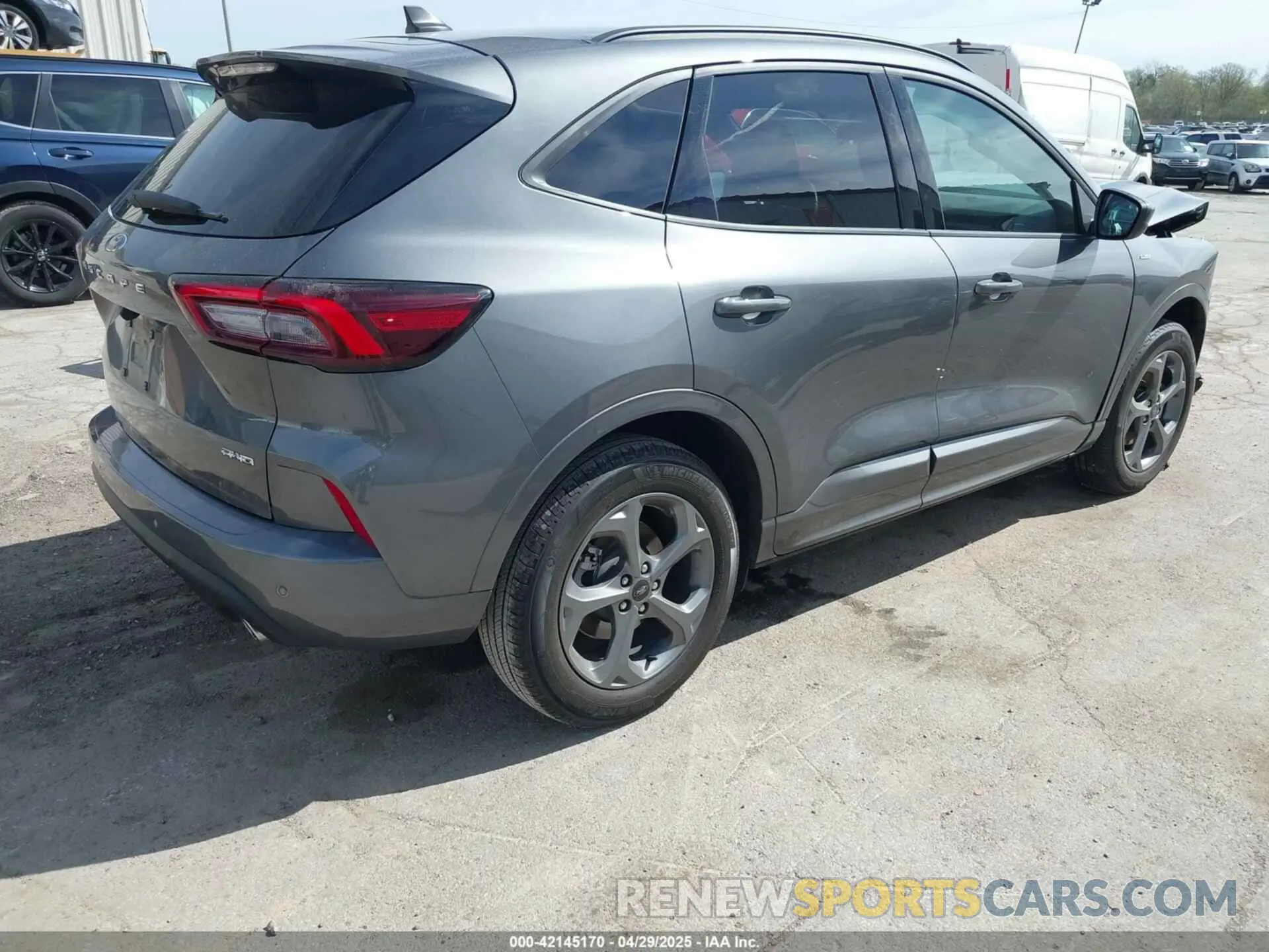 4 fotografías del automóvil dañado 1FMCU9NA9RUB60676 FORD ESCAPE 2024
