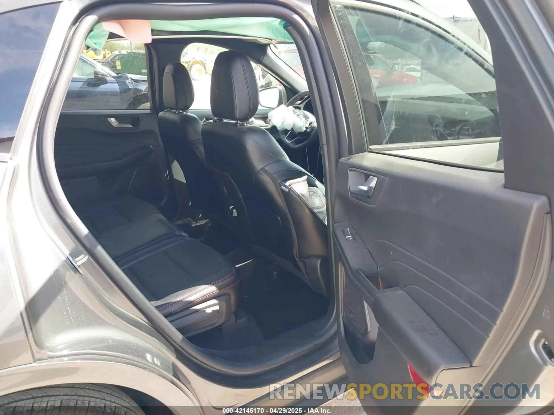 8 fotografías del automóvil dañado 1FMCU9NA9RUB60676 FORD ESCAPE 2024