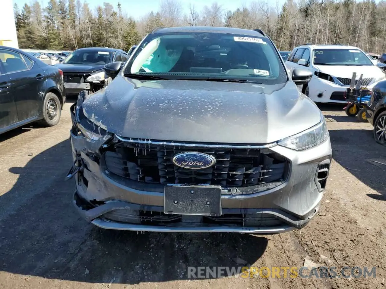 5 fotografías del automóvil dañado 1FMCU0E12SUA38906 FORD ESCAPE 2025