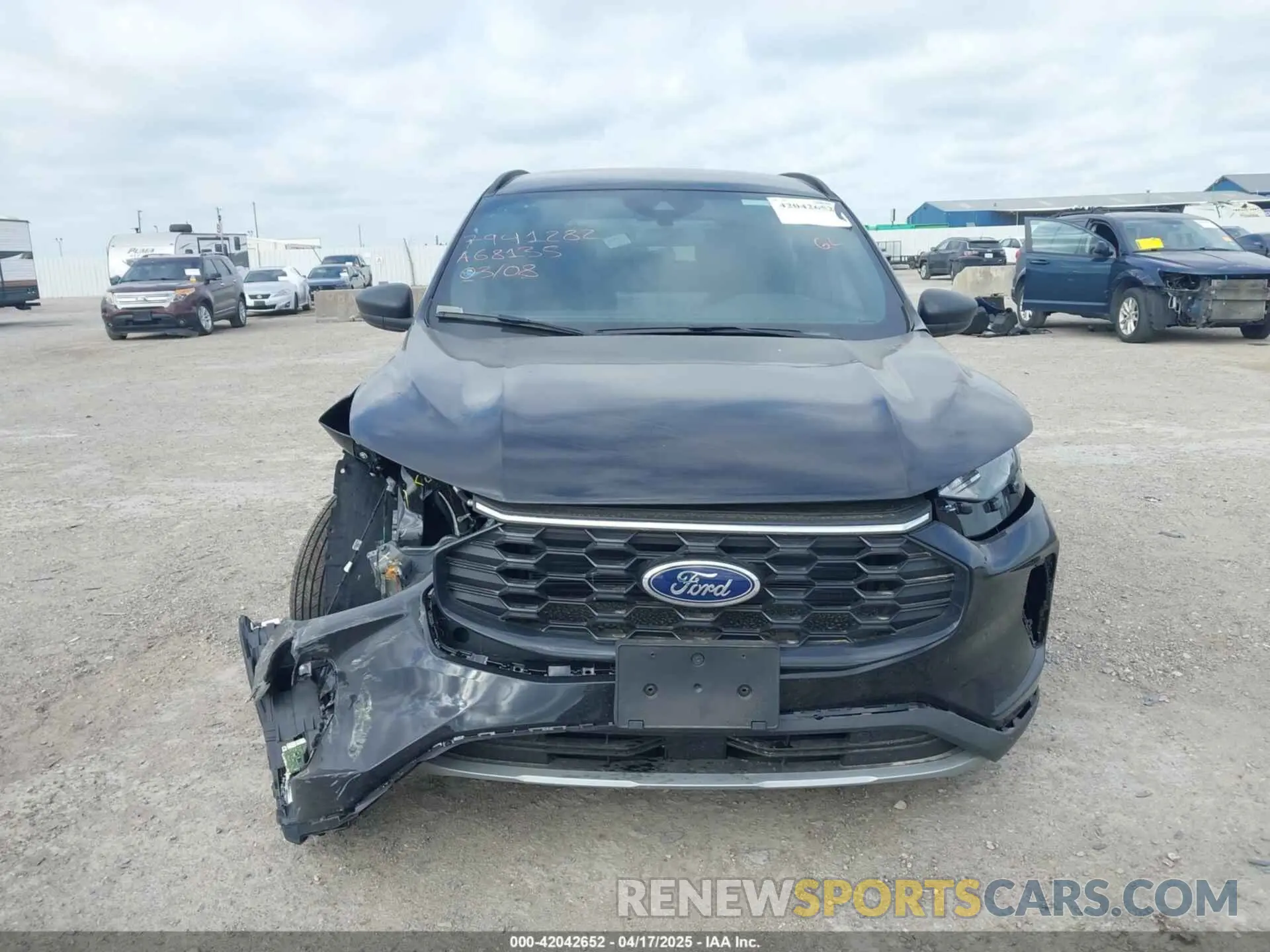 12 fotografías del automóvil dañado 1FMCU0MN0SUA68135 FORD ESCAPE 2025
