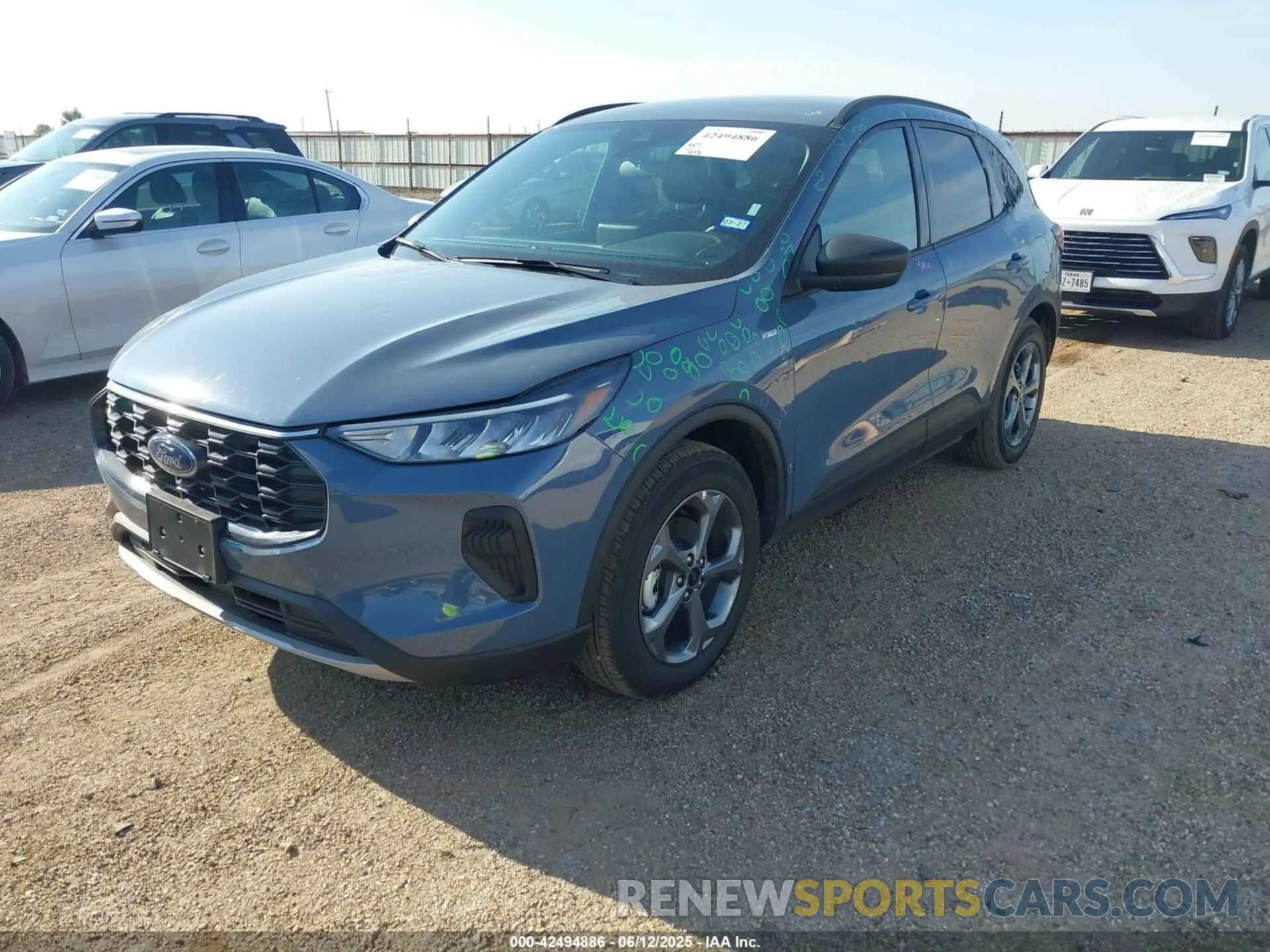 2 fotografías del automóvil dañado 1FMCU0MN8SUB01169 FORD ESCAPE 2025