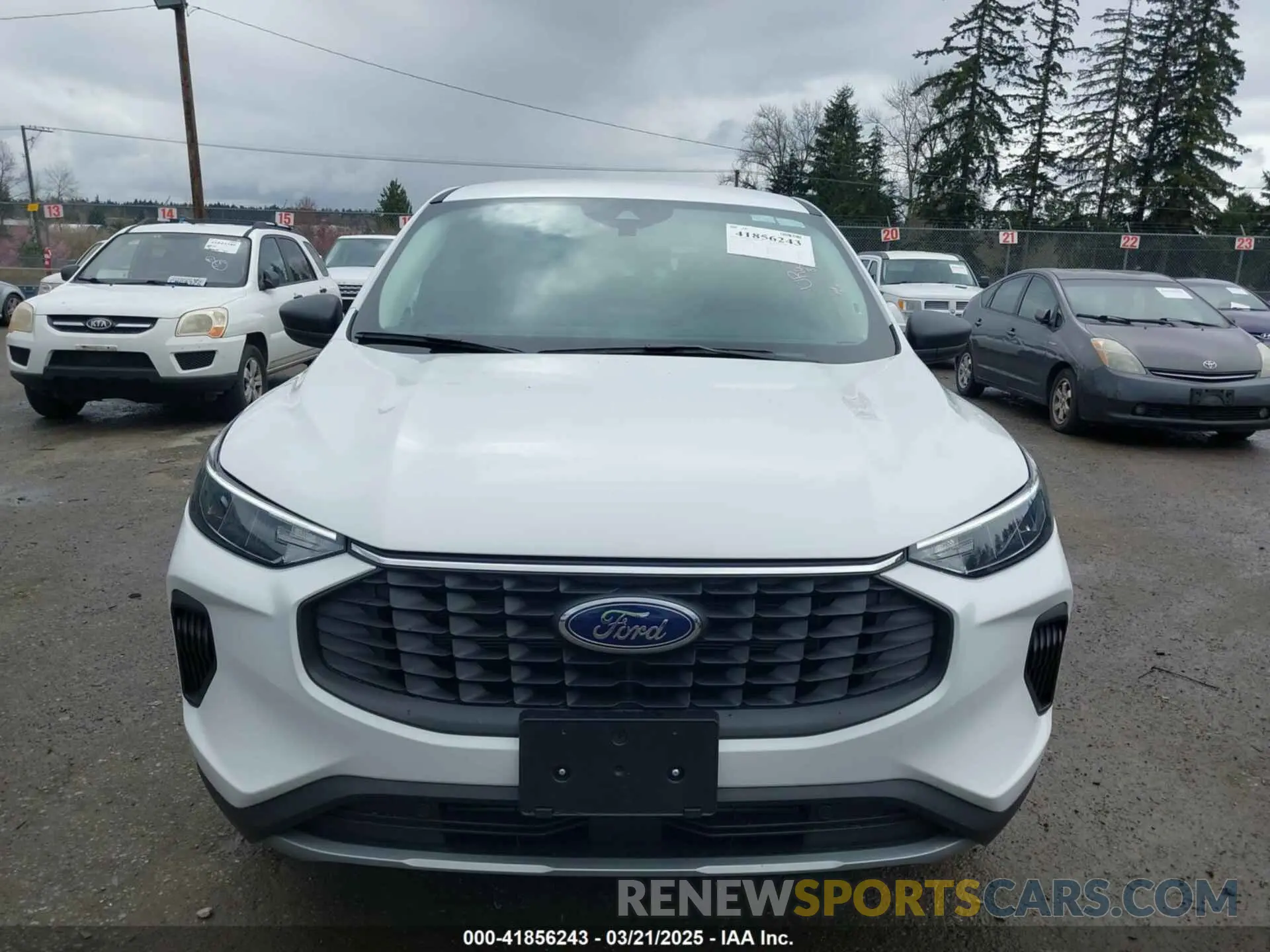 12 fotografías del automóvil dañado 1FMCU9GN2SUA84546 FORD ESCAPE 2025