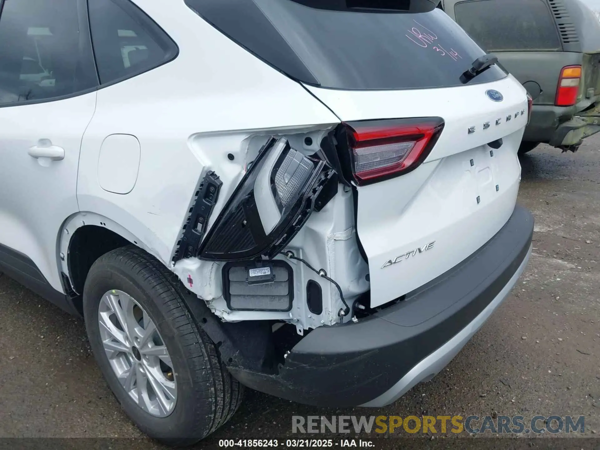 6 fotografías del automóvil dañado 1FMCU9GN2SUA84546 FORD ESCAPE 2025
