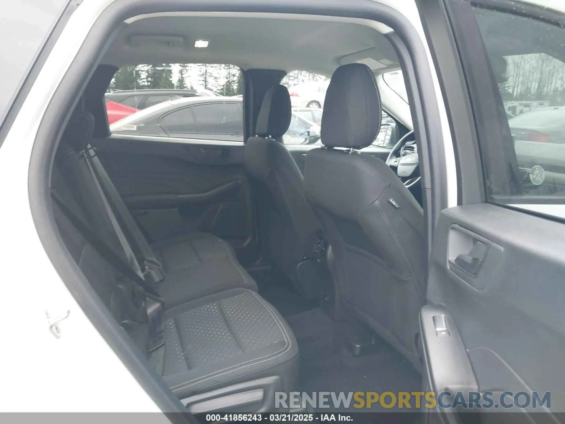8 fotografías del automóvil dañado 1FMCU9GN2SUA84546 FORD ESCAPE 2025