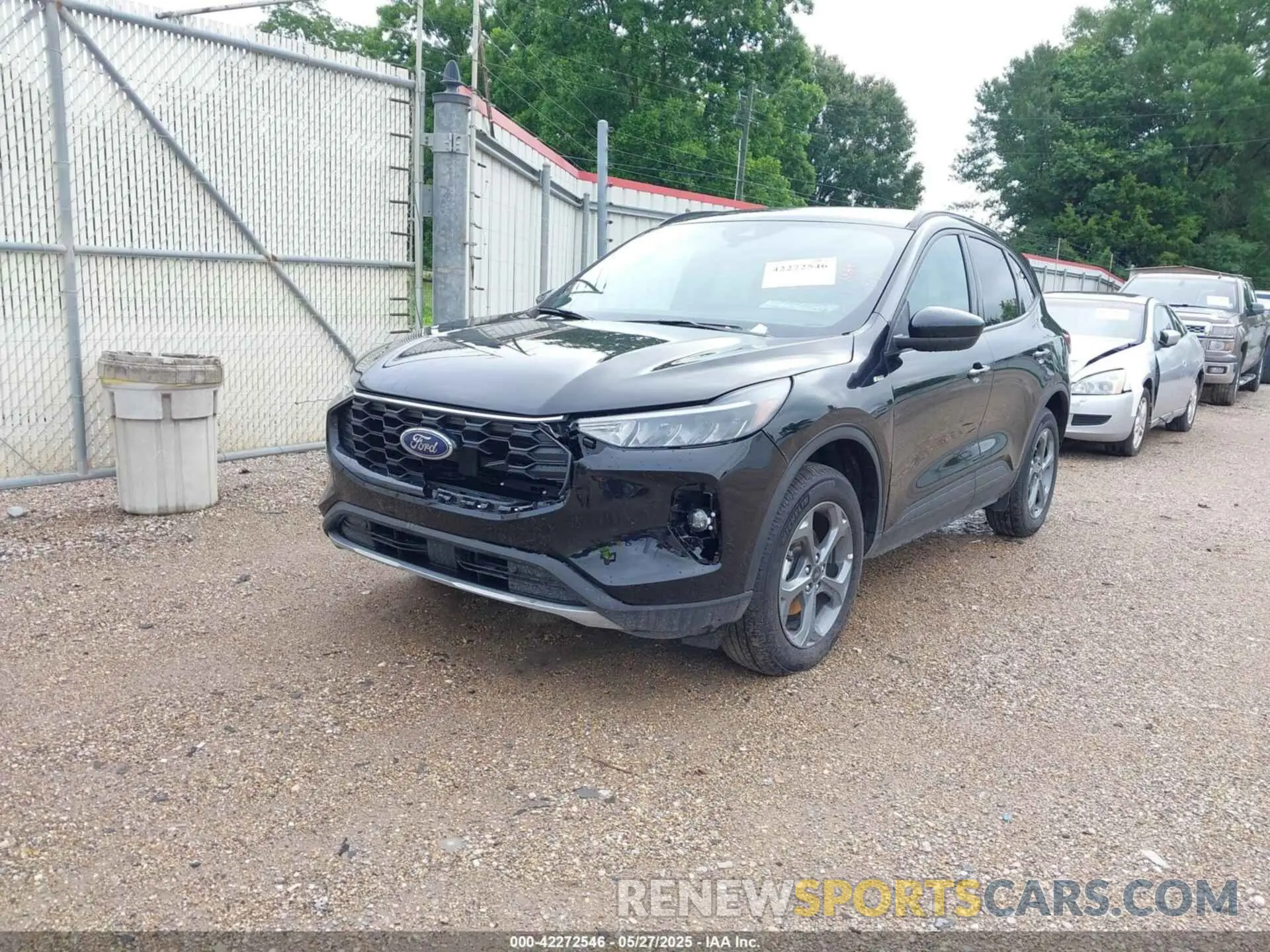 2 fotografías del automóvil dañado 1FMCU9NA0SUA43056 FORD ESCAPE 2025