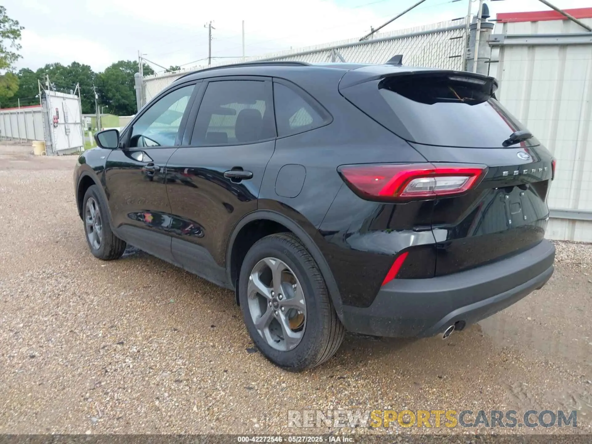 3 fotografías del automóvil dañado 1FMCU9NA0SUA43056 FORD ESCAPE 2025