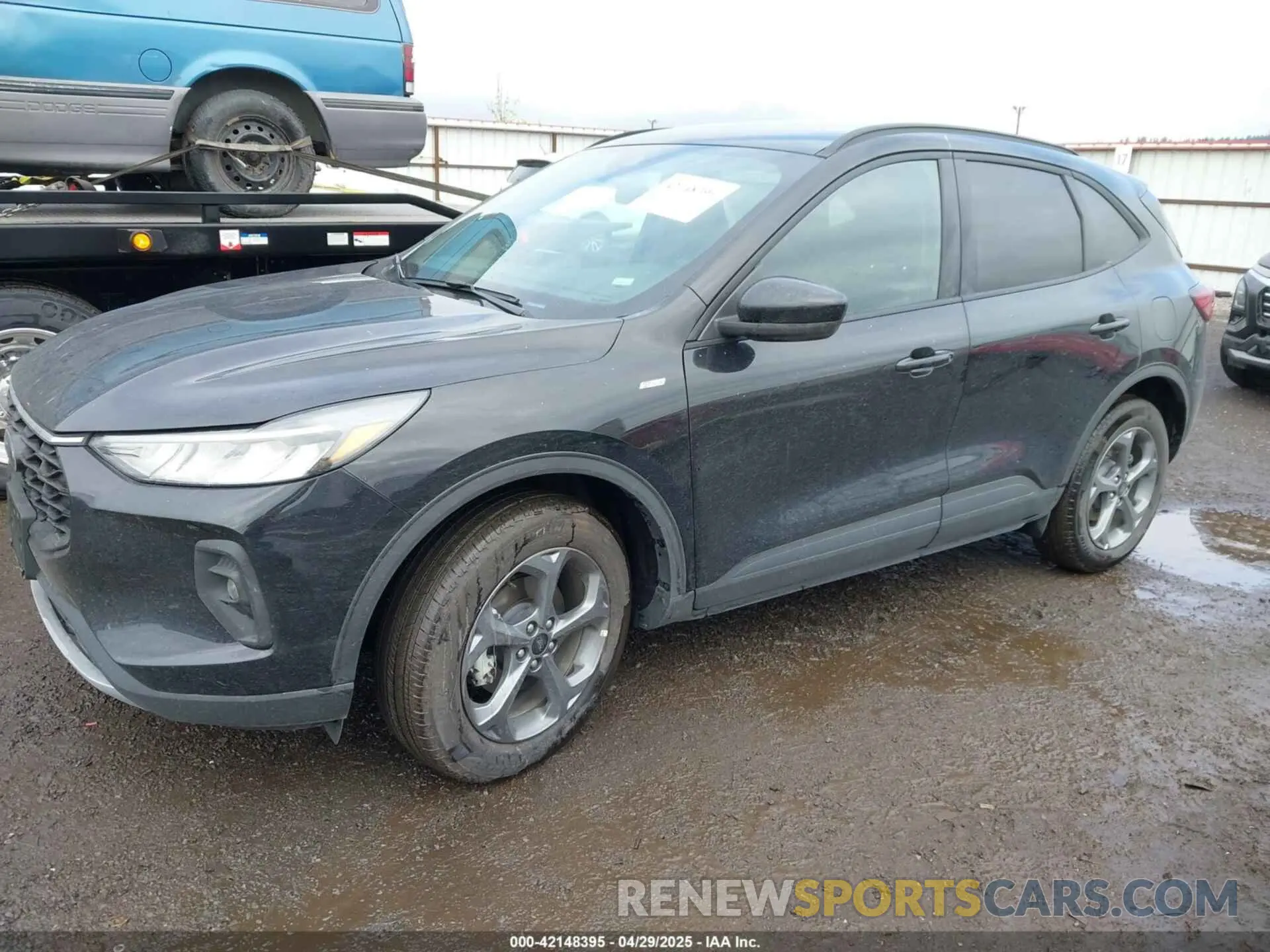 2 fotografías del automóvil dañado 1FMCU9NA5SUA44347 FORD ESCAPE 2025