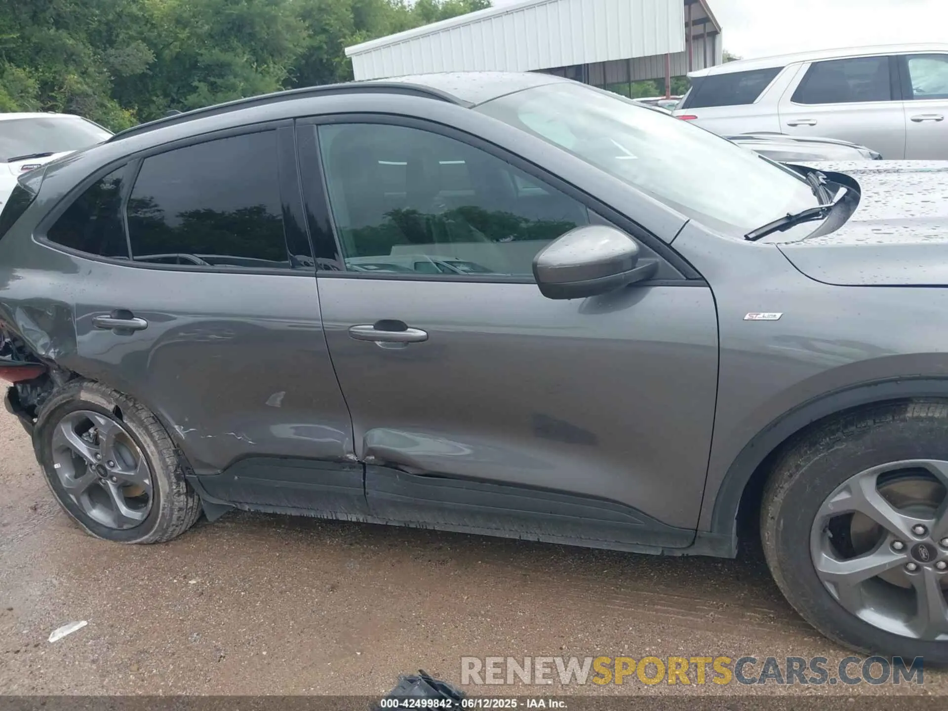 13 fotografías del automóvil dañado 1FMCU9NA9SUA41595 FORD ESCAPE 2025