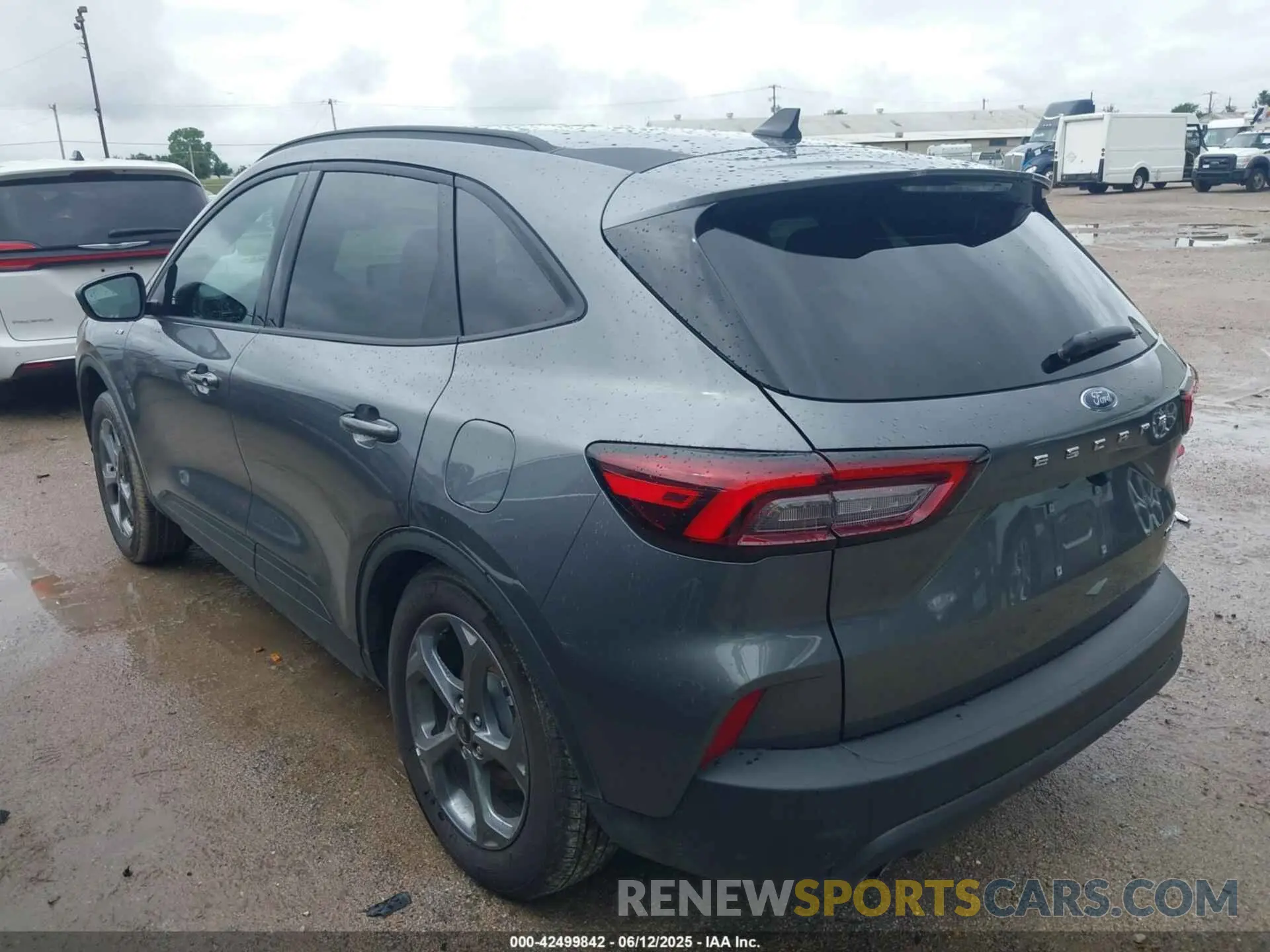 3 fotografías del automóvil dañado 1FMCU9NA9SUA41595 FORD ESCAPE 2025