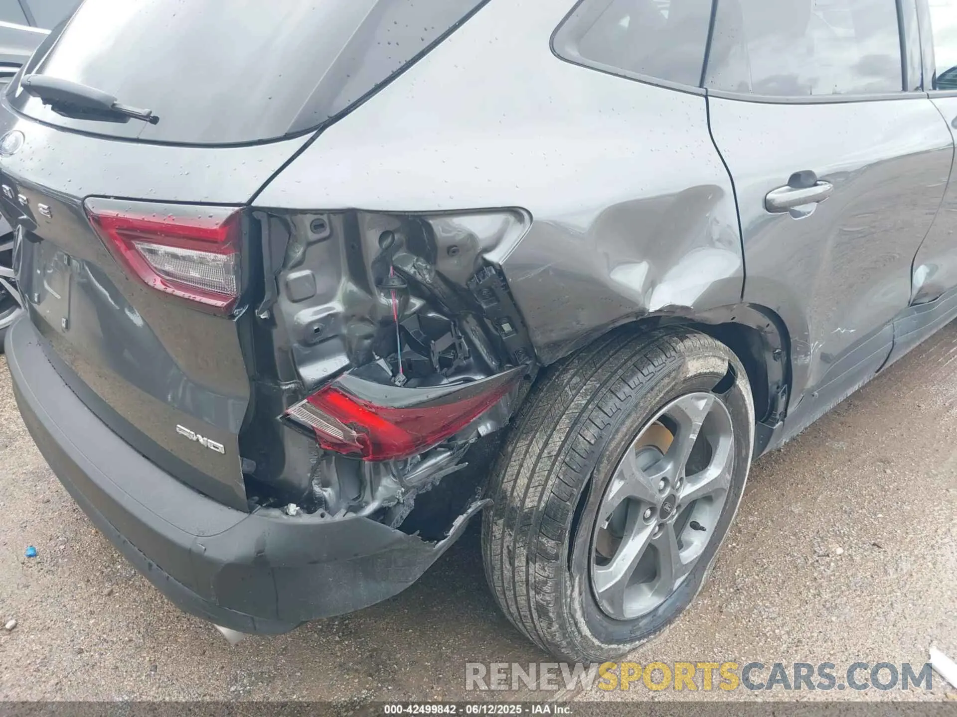 6 fotografías del automóvil dañado 1FMCU9NA9SUA41595 FORD ESCAPE 2025