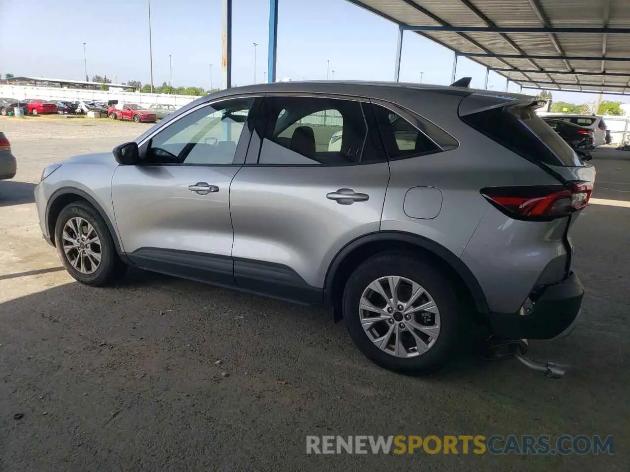 2 fotografías del automóvil dañado 1FMCU0GN8PUA54289 FORD ESCAPE ACT 2023