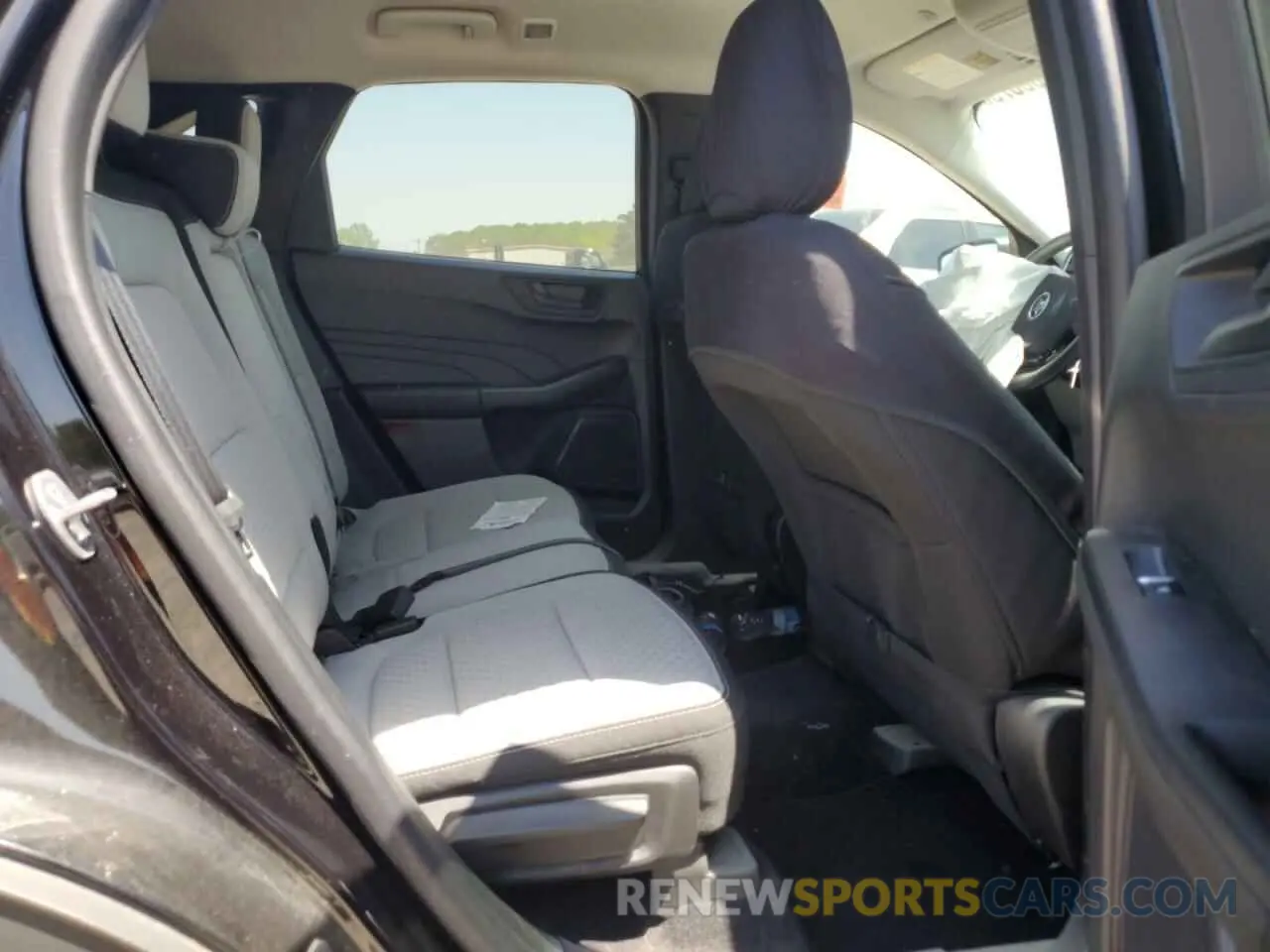 11 fotografías del automóvil dañado 1FMCU0GN9PUB19120 FORD ESCAPE ACT 2023