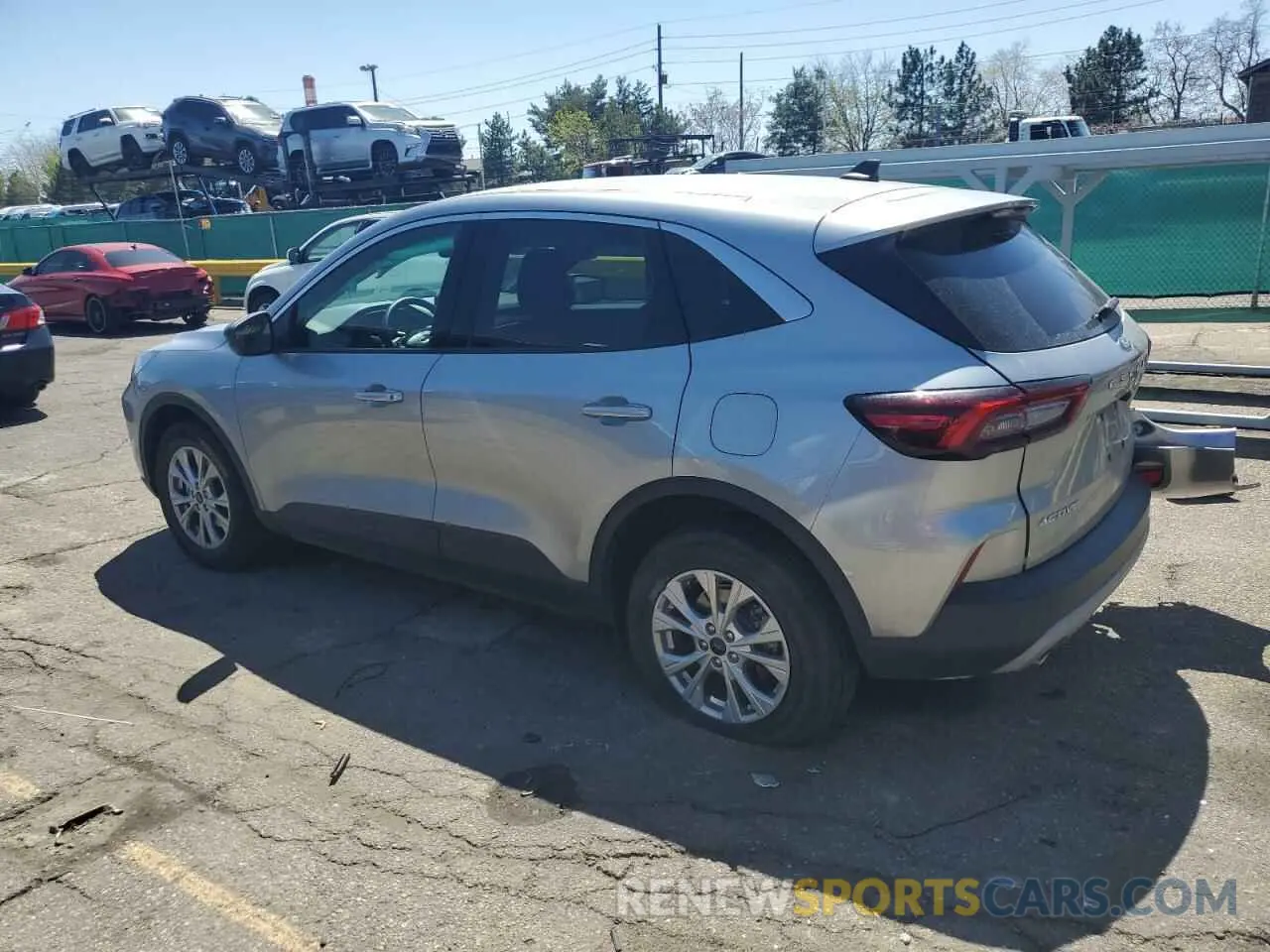 2 fotografías del automóvil dañado 1FMCU9GN3PUA01097 FORD ESCAPE ACT 2023