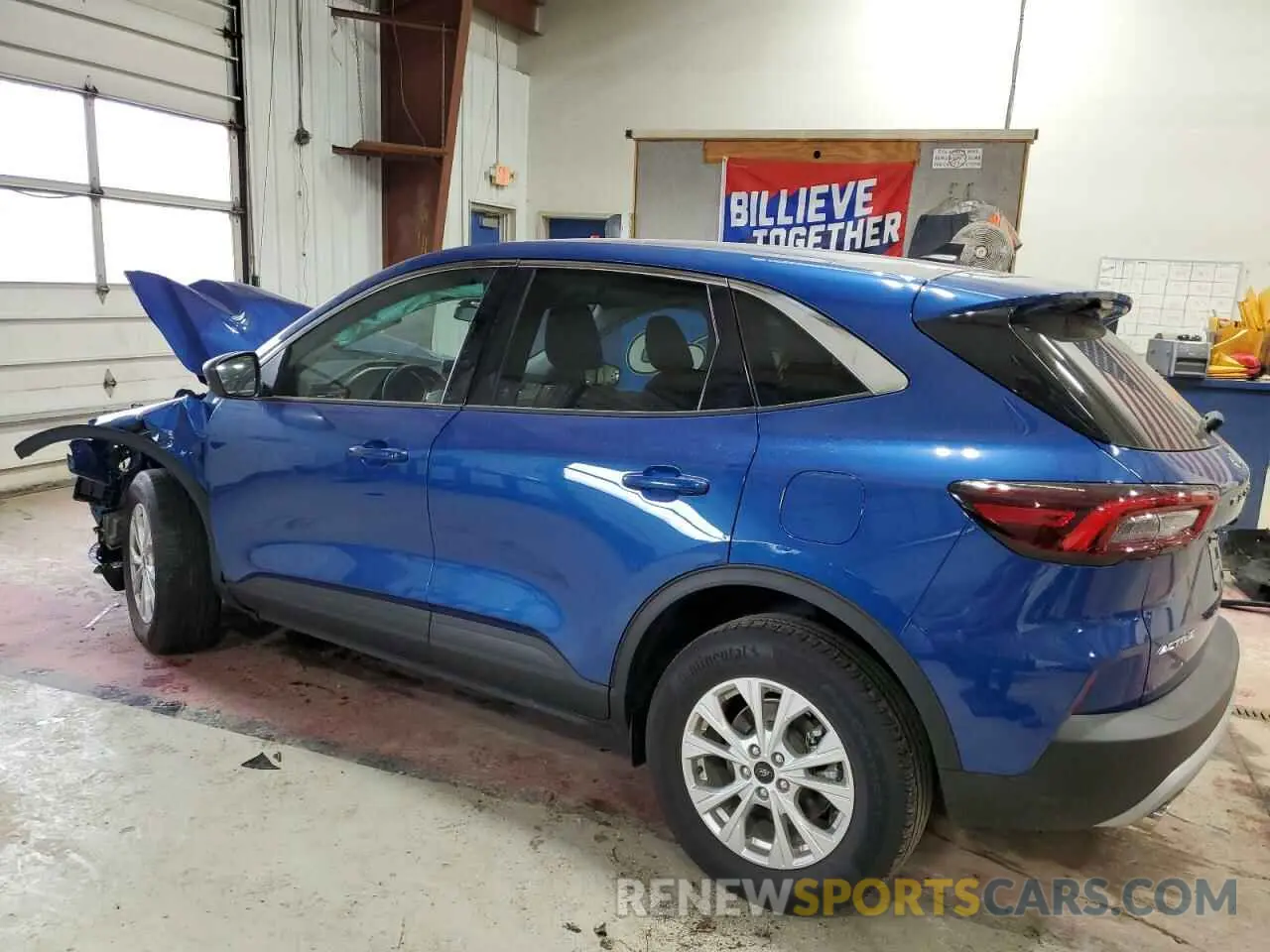 2 fotografías del automóvil dañado 1FMCU9GN3PUB40646 FORD ESCAPE ACT 2023