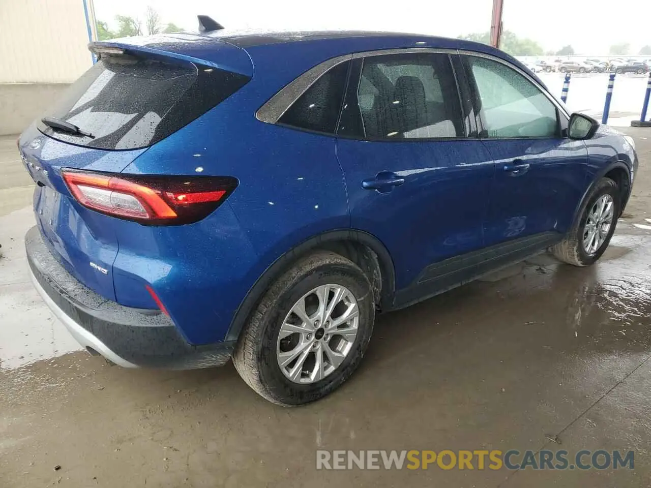 3 fotografías del automóvil dañado 1FMCU9GN6PUA34112 FORD ESCAPE ACT 2023