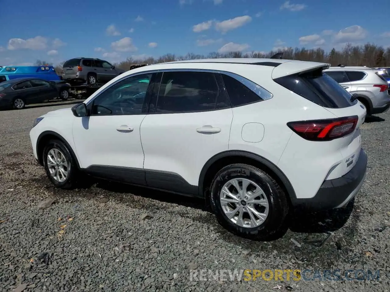 2 fotografías del automóvil dañado 1FMCU9GN7PUA53378 FORD ESCAPE ACT 2023