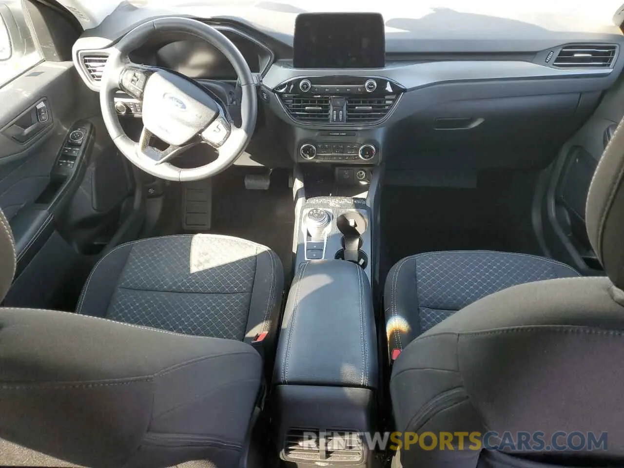 8 fotografías del automóvil dañado 1FMCU9GN7PUA53378 FORD ESCAPE ACT 2023