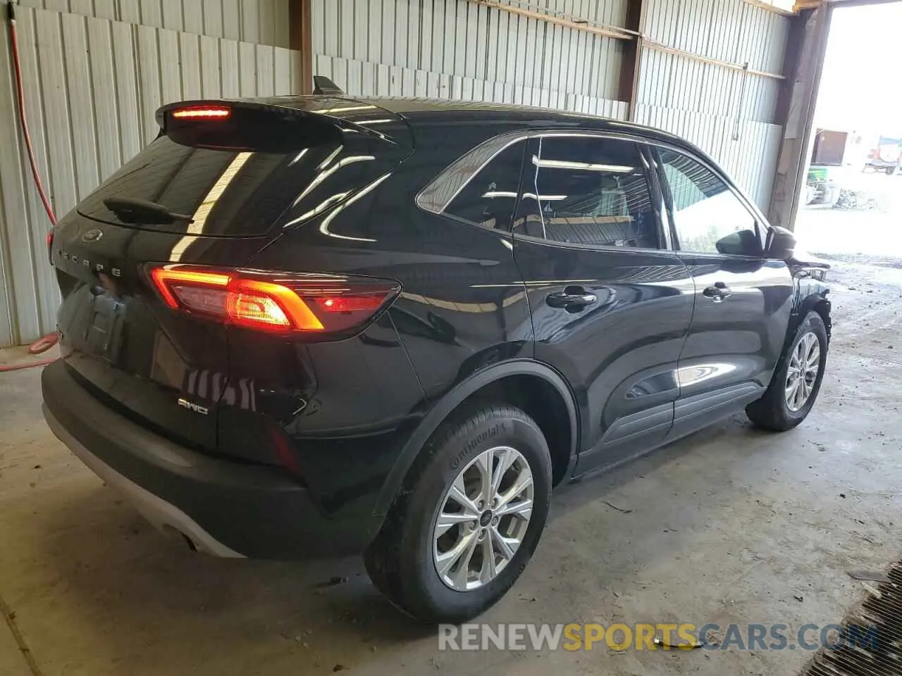 3 fotografías del automóvil dañado 1FMCU9GN7PUA63778 FORD ESCAPE ACT 2023
