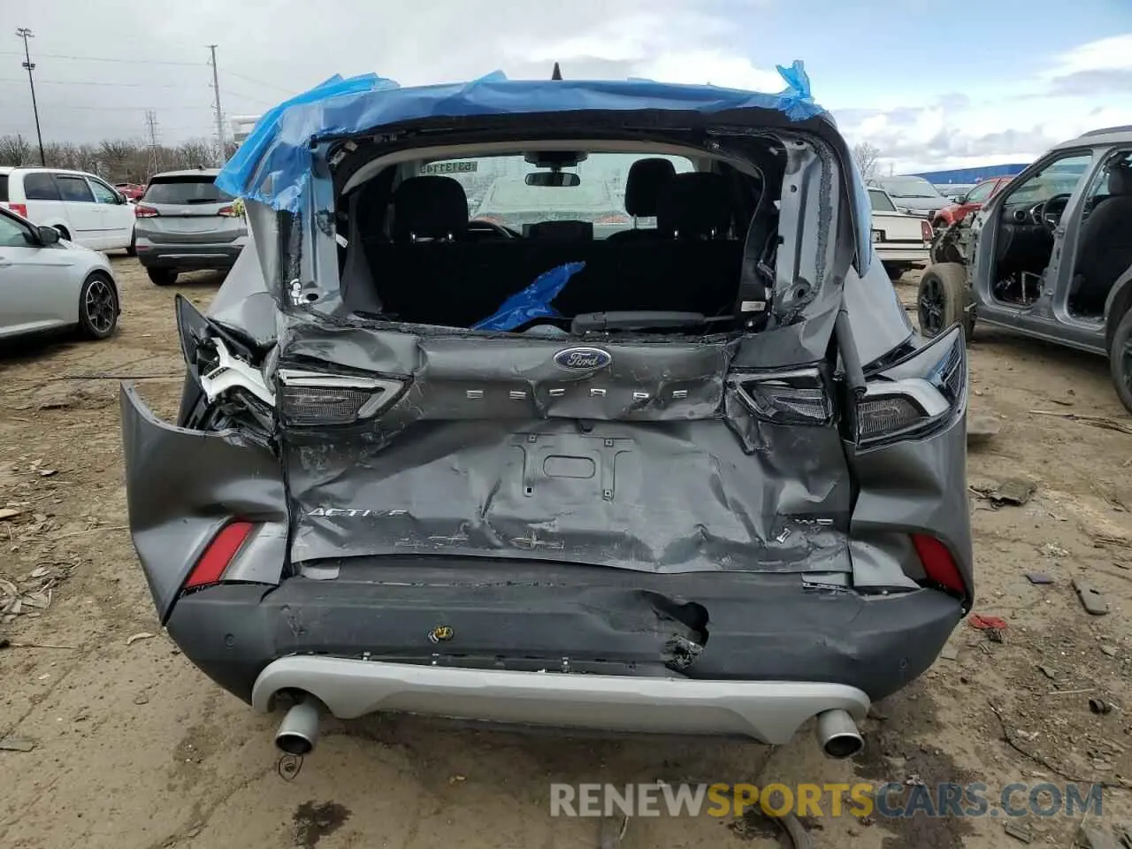 6 fotografías del automóvil dañado 1FMCU9GN7PUB33070 FORD ESCAPE ACT 2023