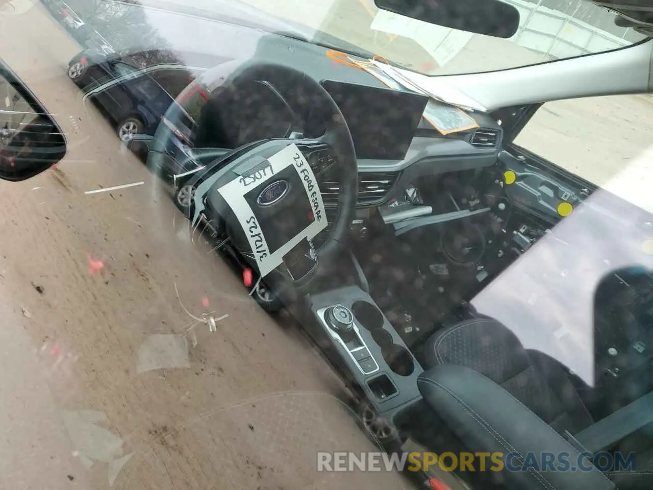 8 fotografías del automóvil dañado 1FMCU9GN7PUB41895 FORD ESCAPE ACT 2023