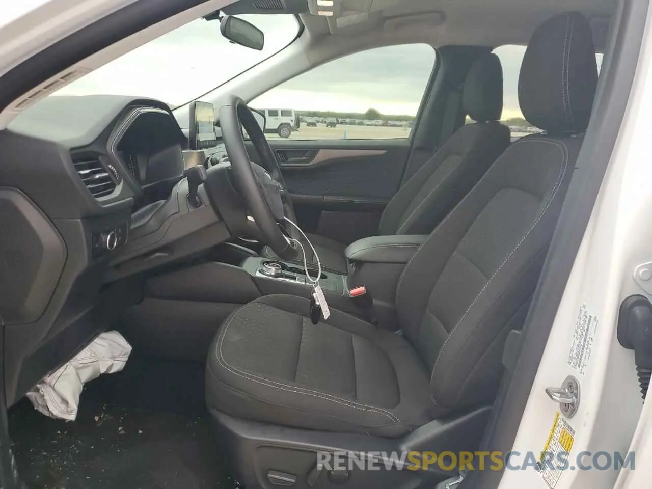 7 fotografías del automóvil dañado 1FMCU0GN0RUA75205 FORD ESCAPE ACT 2024