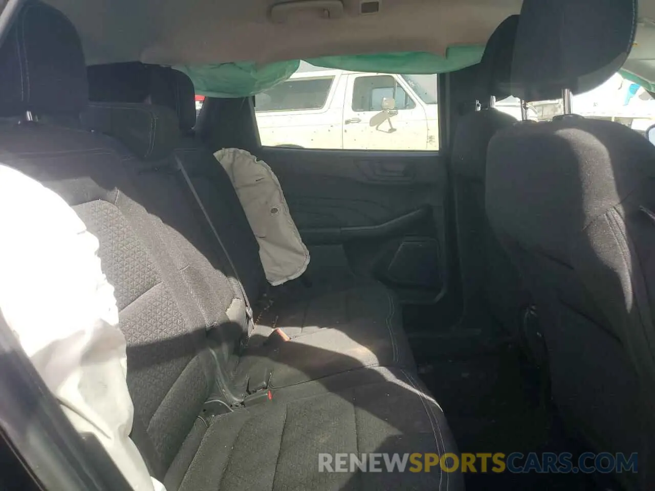 11 fotografías del automóvil dañado 1FMCU0GN1RUB05442 FORD ESCAPE ACT 2024