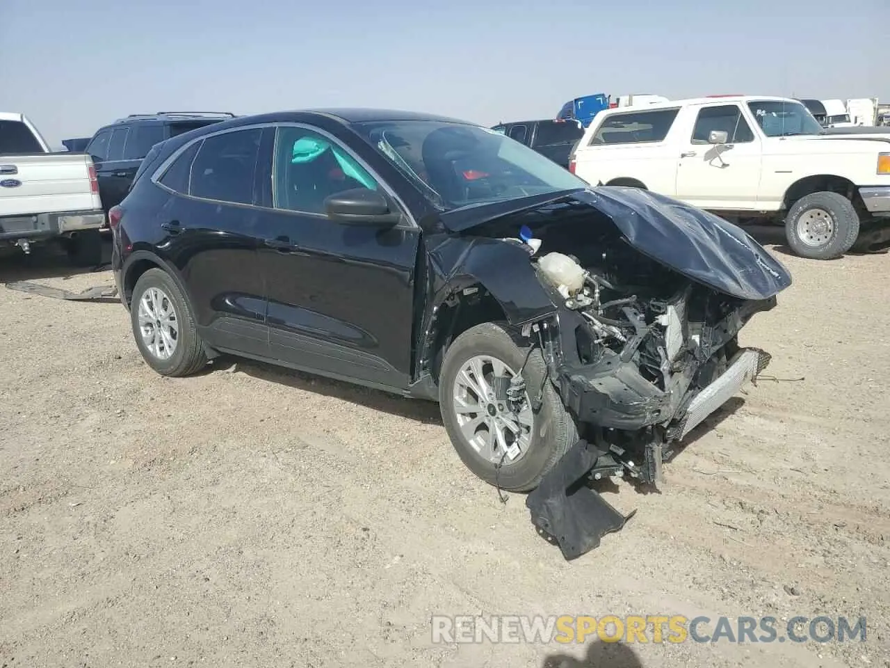 4 fotografías del automóvil dañado 1FMCU0GN1RUB05442 FORD ESCAPE ACT 2024