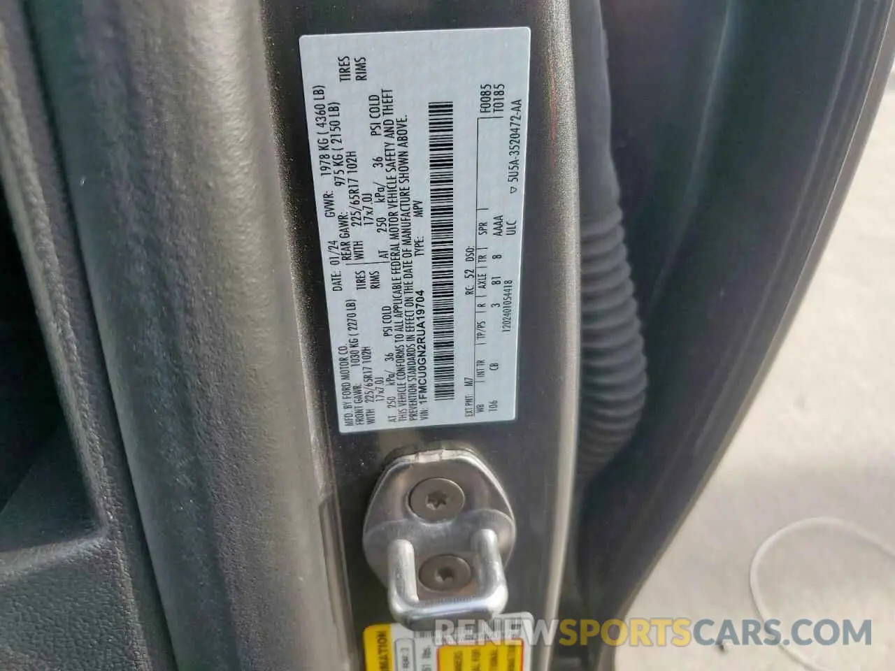 12 fotografías del automóvil dañado 1FMCU0GN2RUA19704 FORD ESCAPE ACT 2024