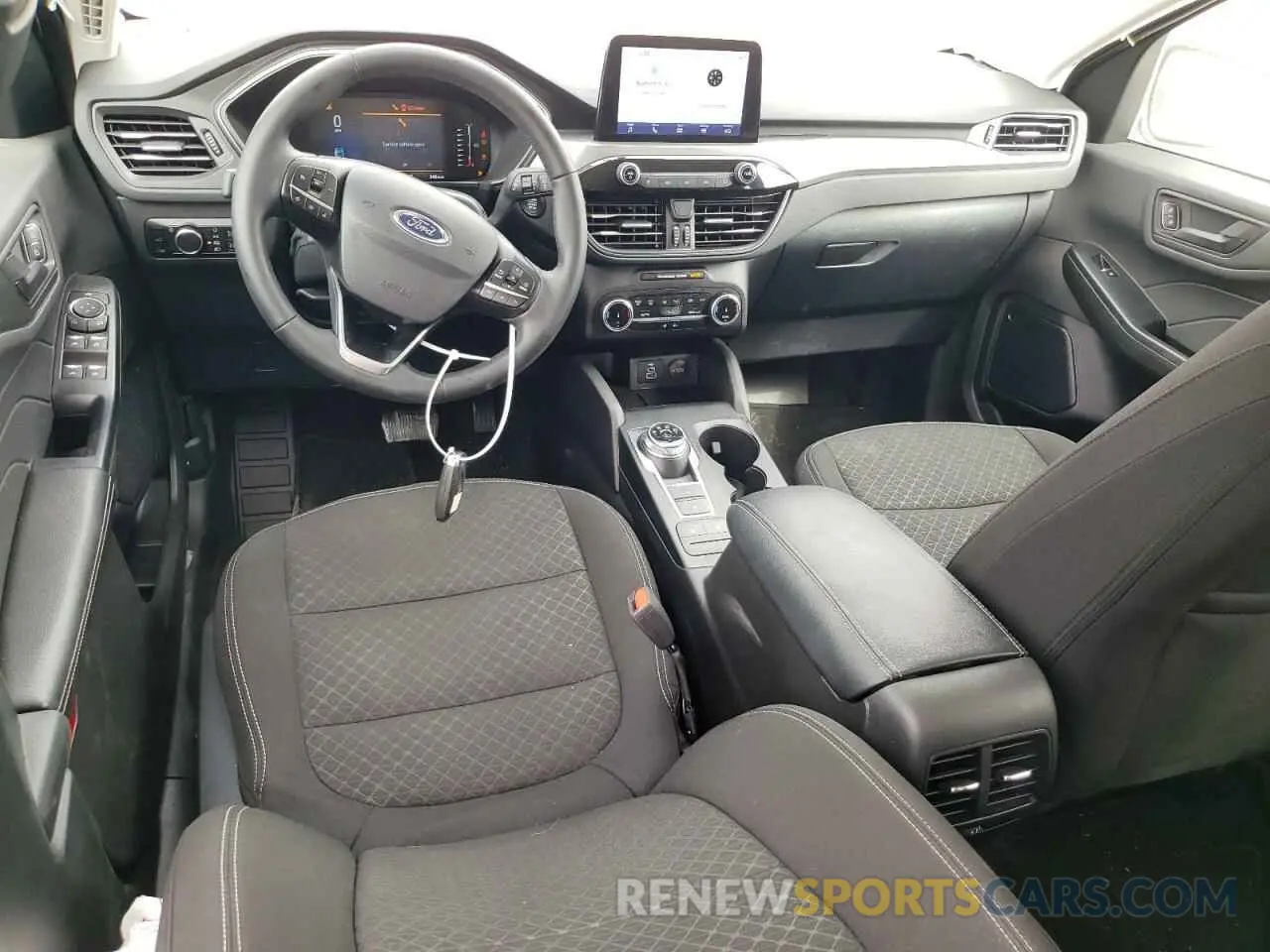 8 fotografías del automóvil dañado 1FMCU0GN3RUA81578 FORD ESCAPE ACT 2024
