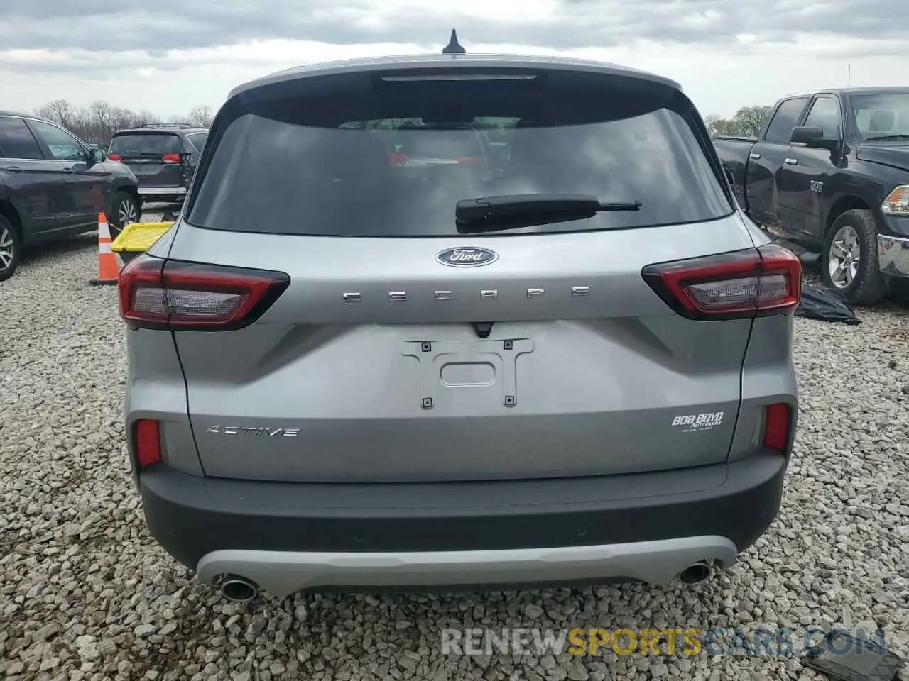 6 fotografías del automóvil dañado 1FMCU0GN5RUA40532 FORD ESCAPE ACT 2024