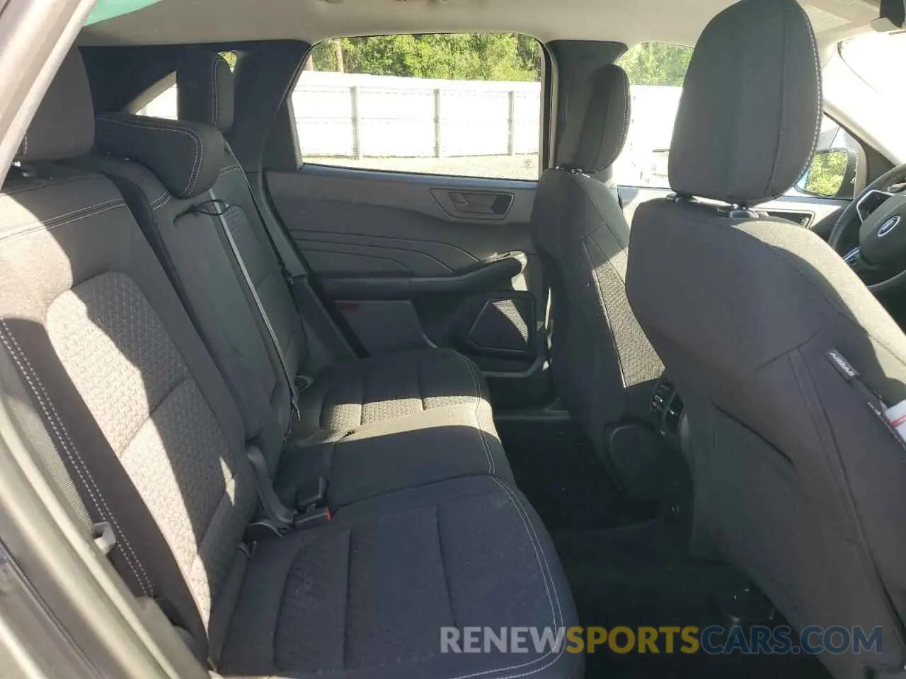 11 fotografías del automóvil dañado 1FMCU0GN5RUA47500 FORD ESCAPE ACT 2024