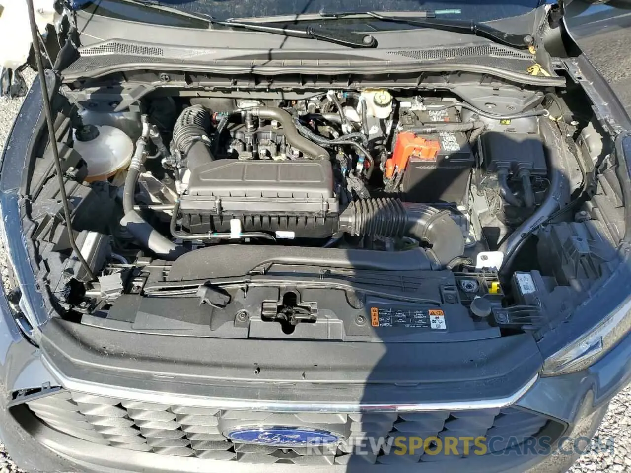 12 fotografías del automóvil dañado 1FMCU0GN5RUA47500 FORD ESCAPE ACT 2024