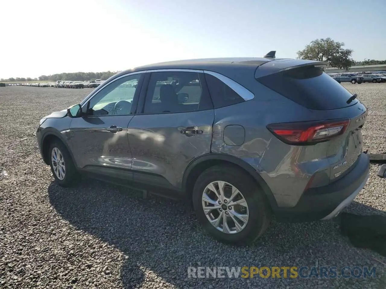 2 fotografías del automóvil dañado 1FMCU0GN5RUA47500 FORD ESCAPE ACT 2024