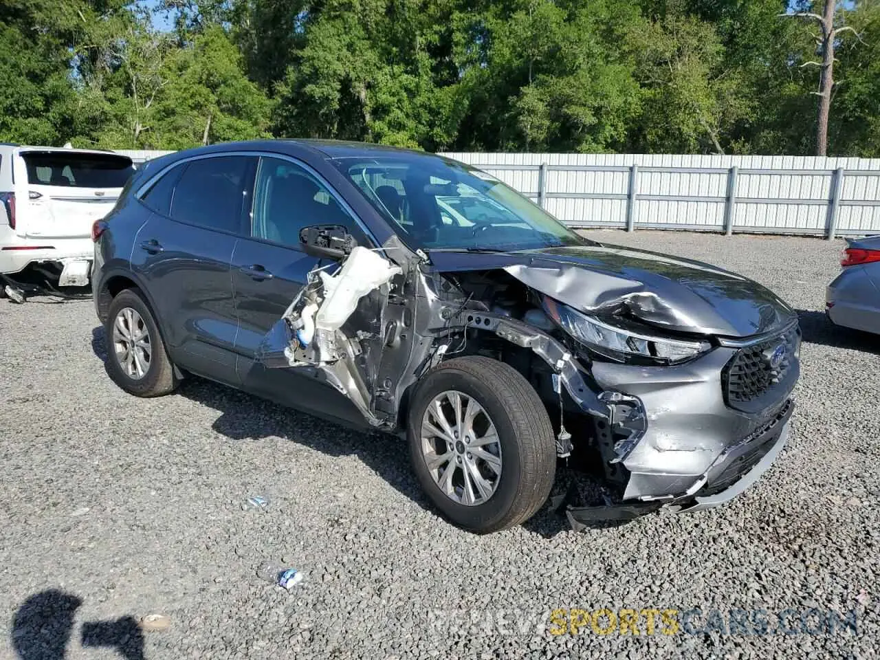 4 fotografías del automóvil dañado 1FMCU0GN5RUA47500 FORD ESCAPE ACT 2024