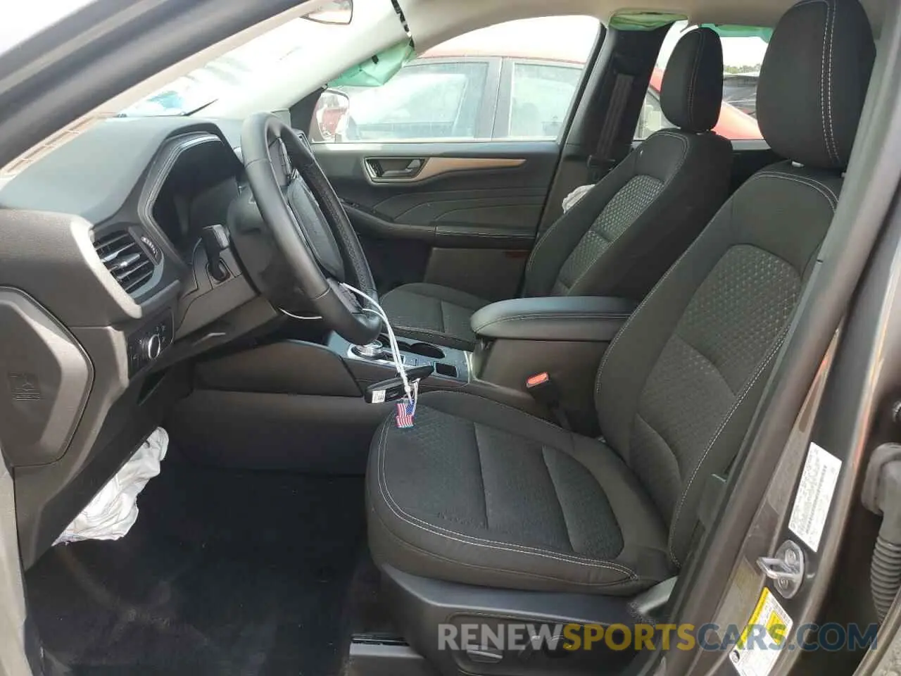 7 fotografías del automóvil dañado 1FMCU0GN5RUA47500 FORD ESCAPE ACT 2024