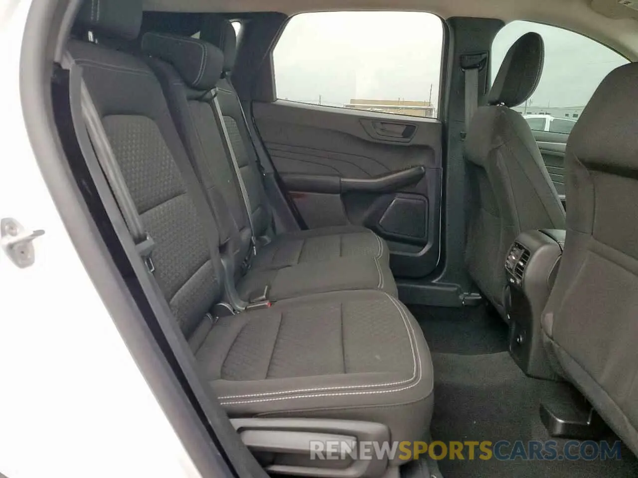 11 fotografías del automóvil dañado 1FMCU0GN5RUA97717 FORD ESCAPE ACT 2024